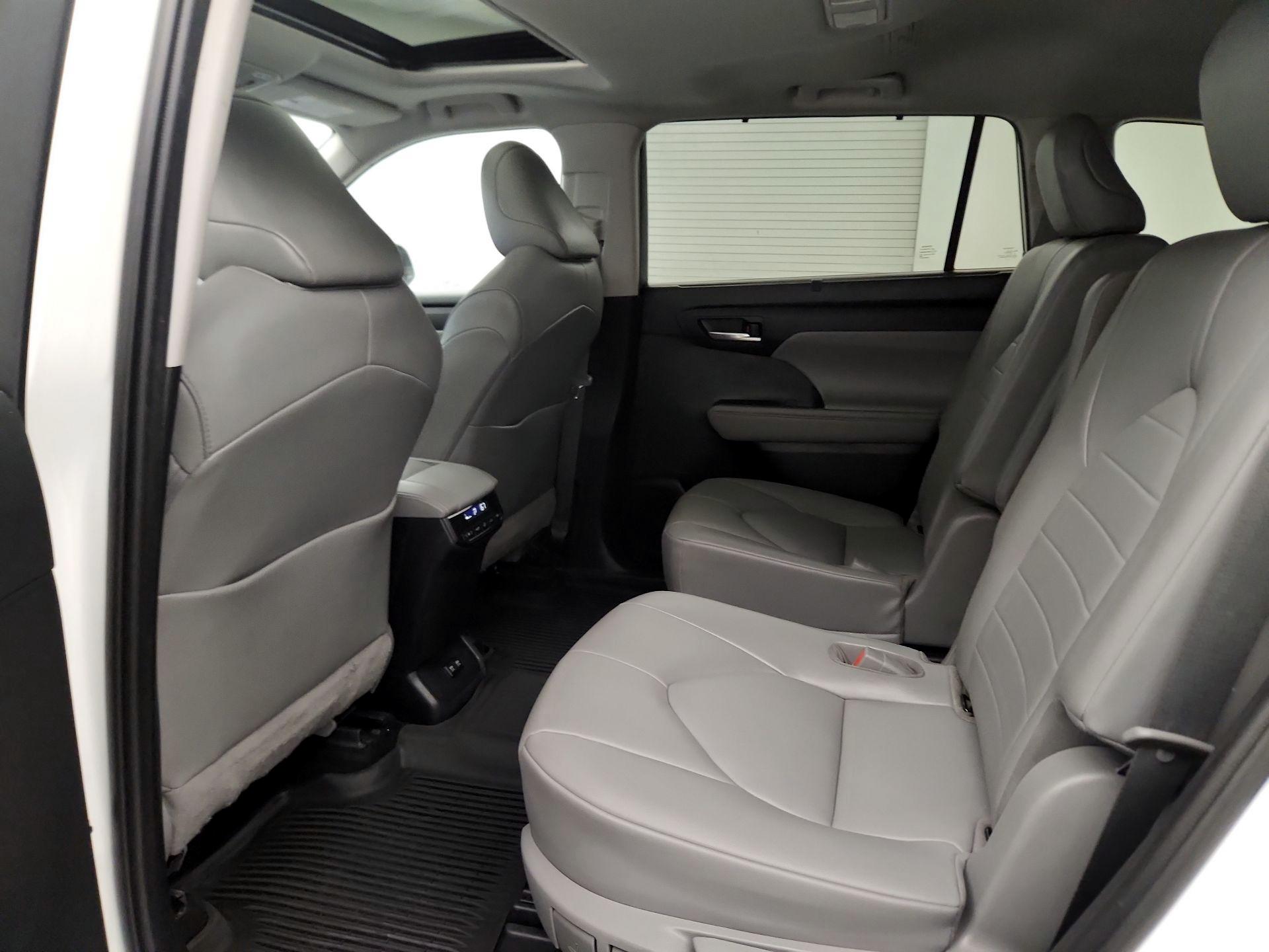 Thumbnail: 2021 Toyota Highlander - 20