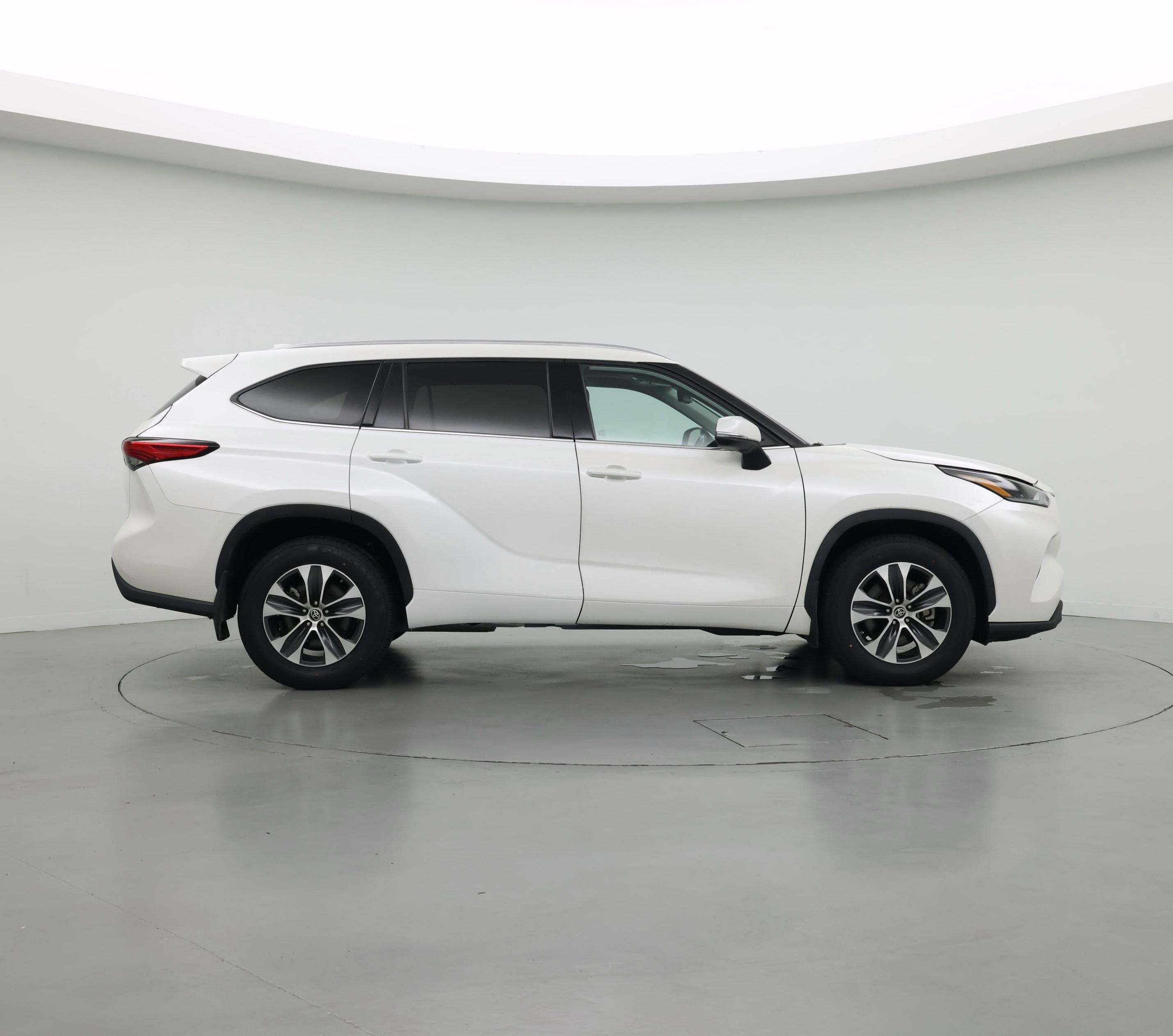 Thumbnail: 2021 Toyota Highlander - 7