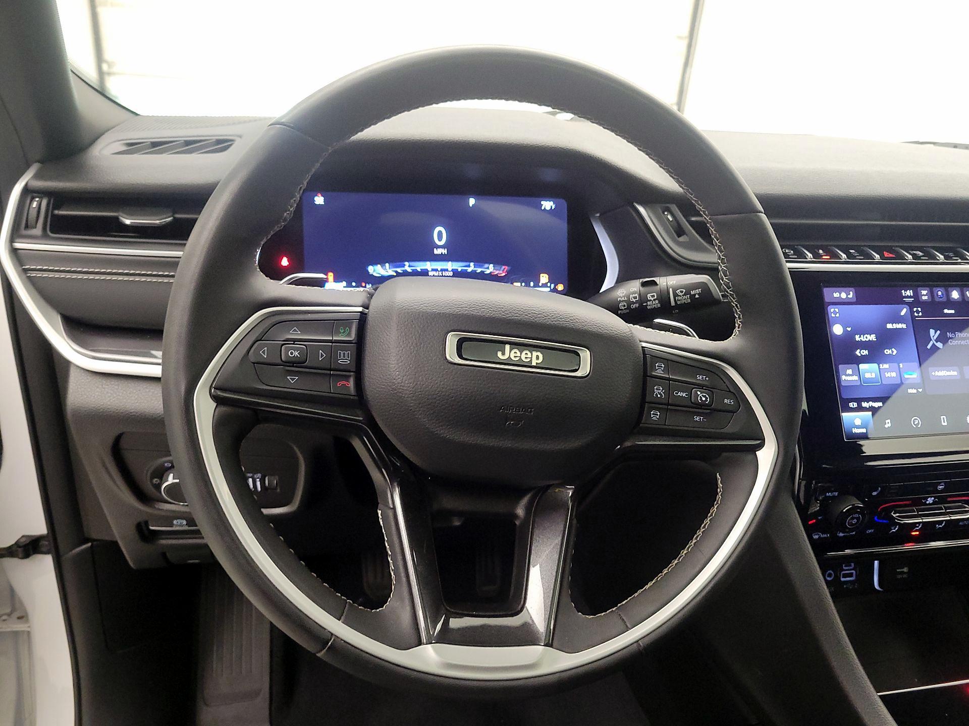 Thumbnail: 2023 Jeep Grand Cherokee - 10