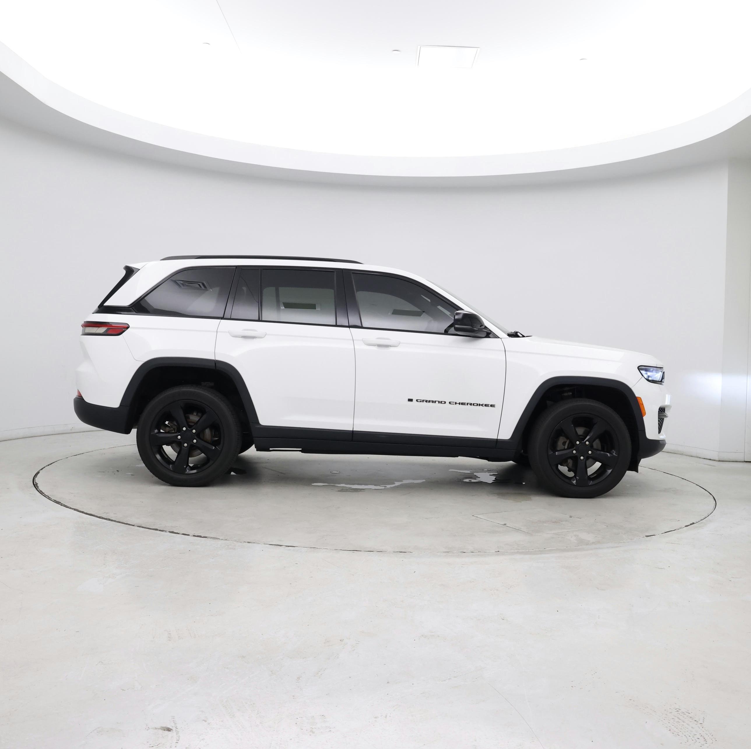 Thumbnail: 2023 Jeep Grand Cherokee - 7