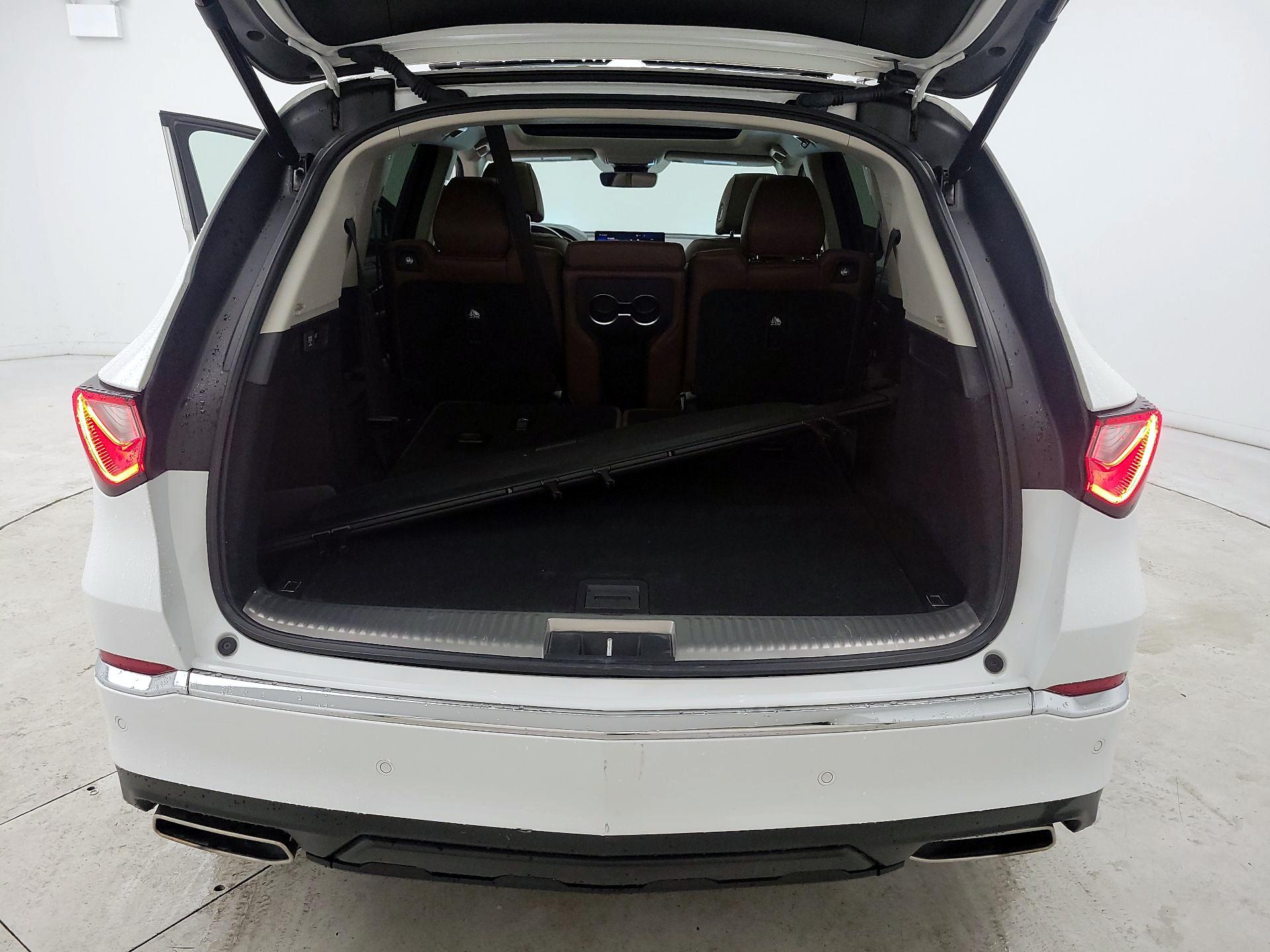 Thumbnail: 2022 Acura MDX - 18