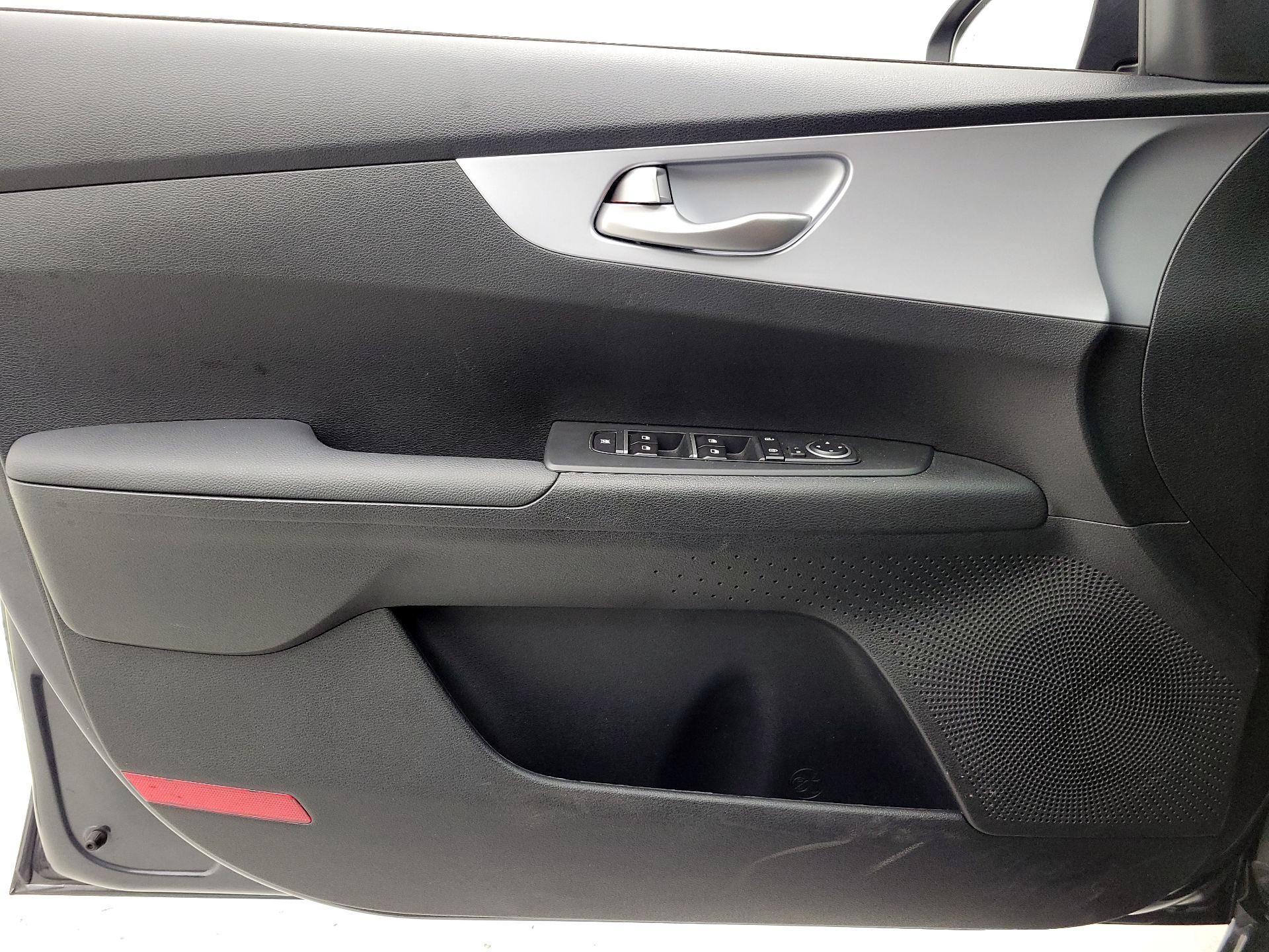 Thumbnail: 2024 Kia Forte - 12