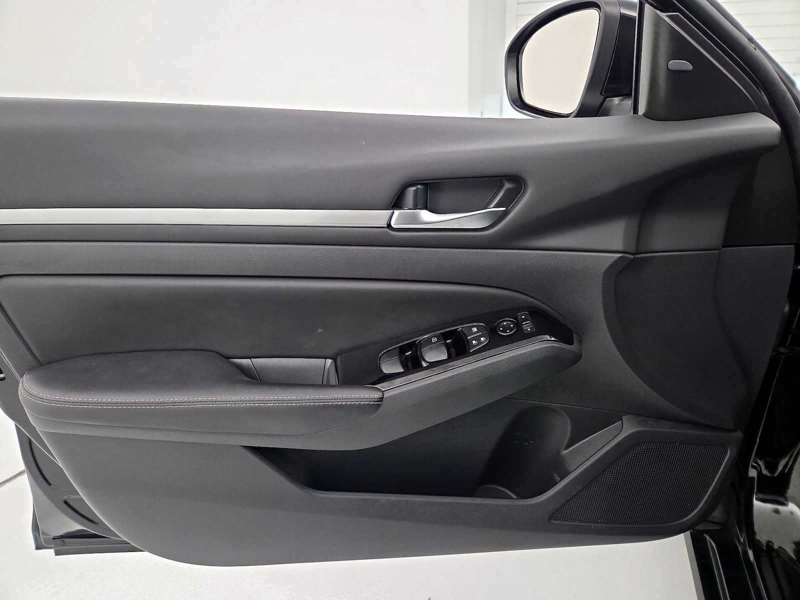 2023 Nissan Altima SV - Photo 13