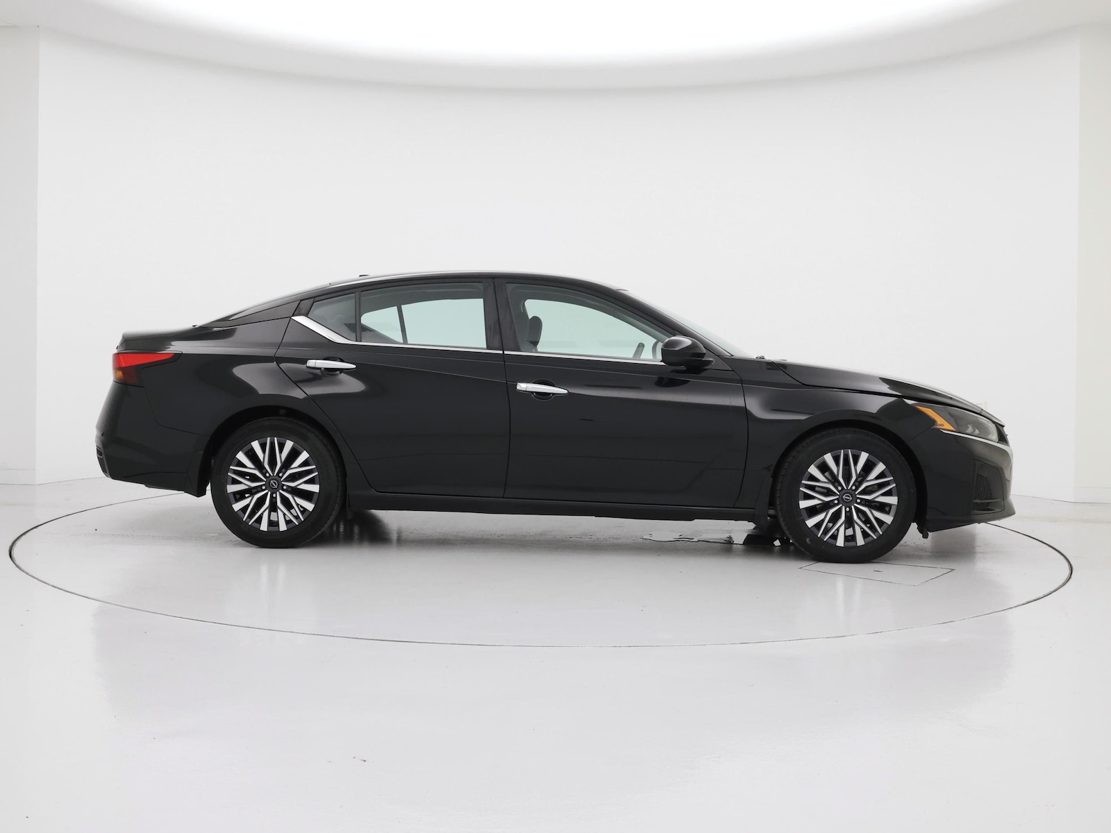 2023 Nissan Altima SV - Photo 8