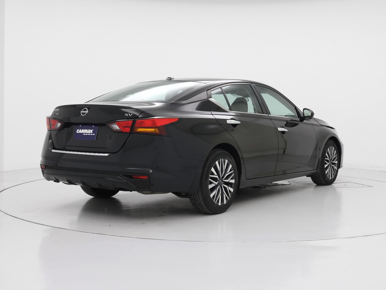 2023 Nissan Altima SV - Photo 9