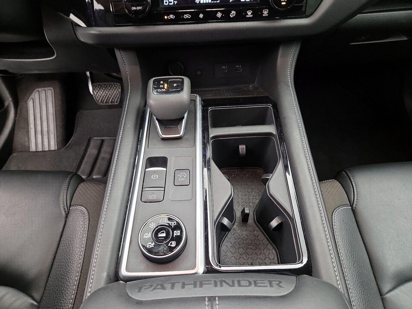 2024 Nissan Pathfinder SL - Photo 19
