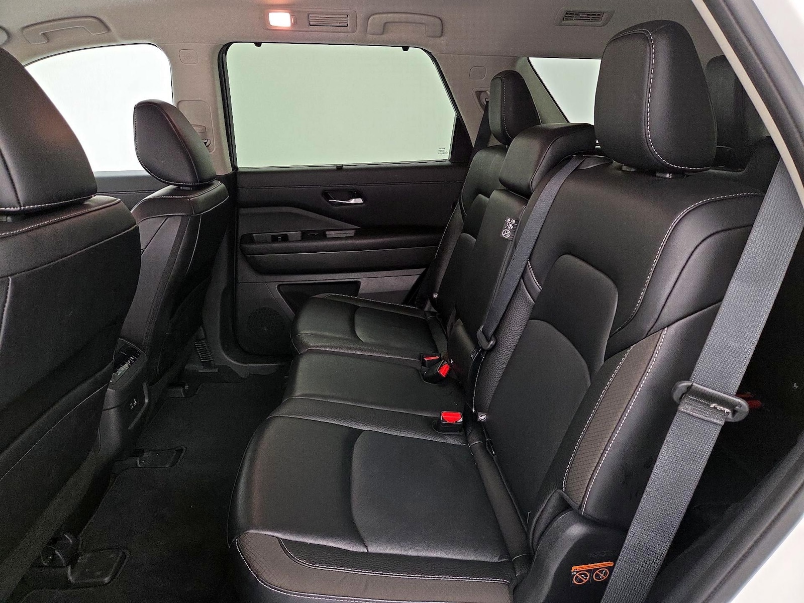 2024 Nissan Pathfinder SL - Photo 21