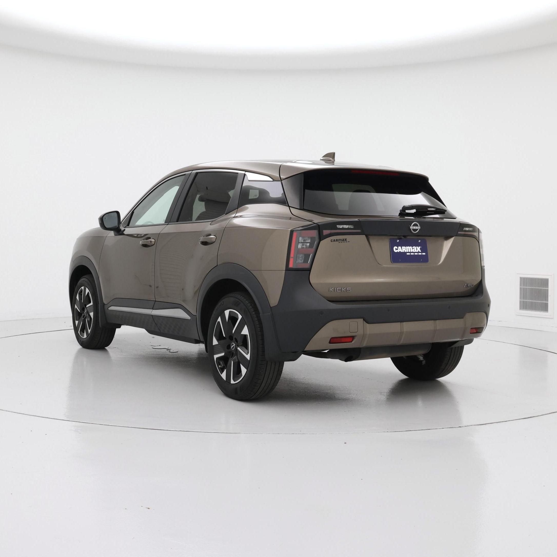 Thumbnail: 2025 Nissan Kicks - 2