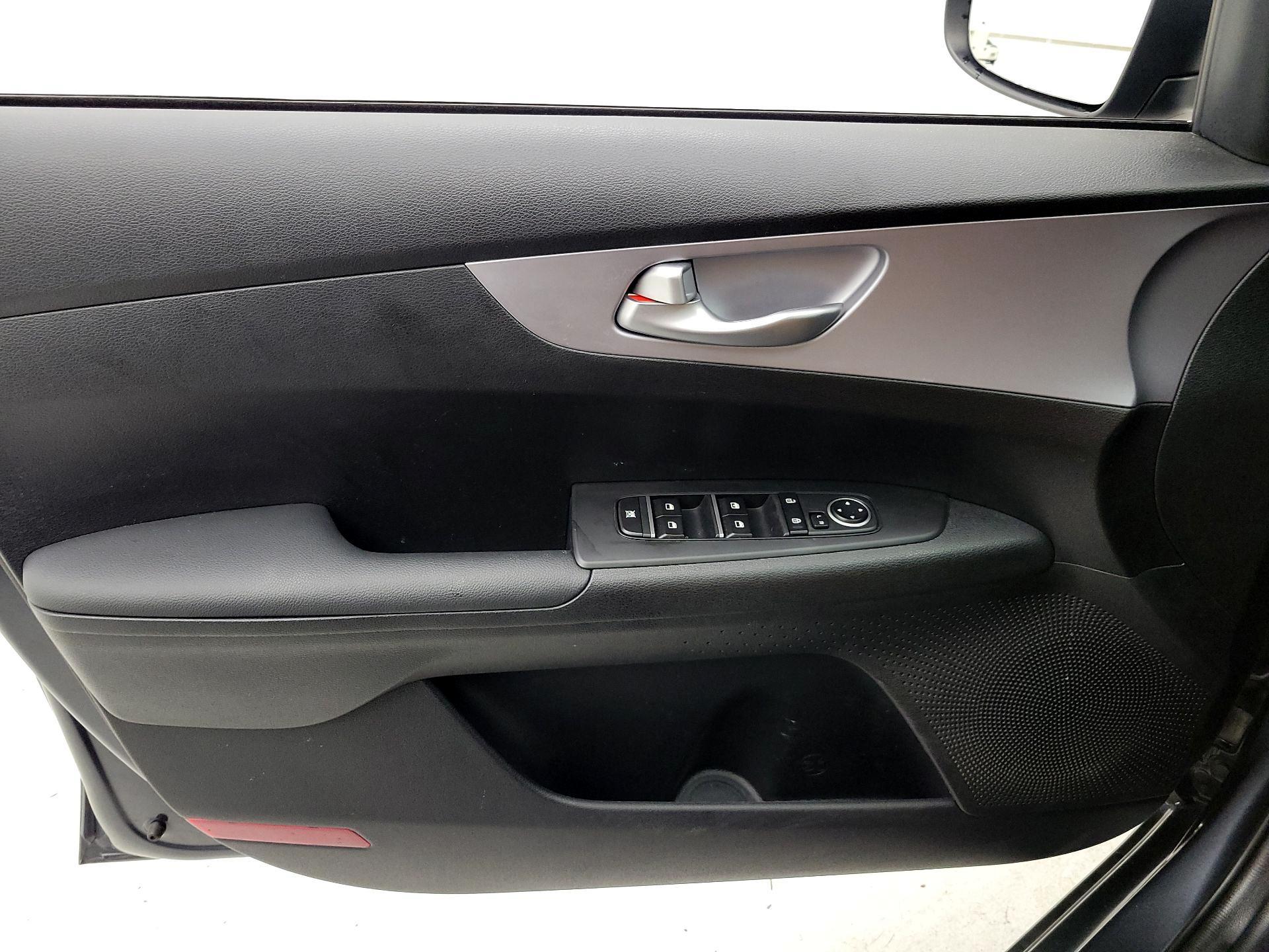 Thumbnail: 2024 Kia Forte - 12