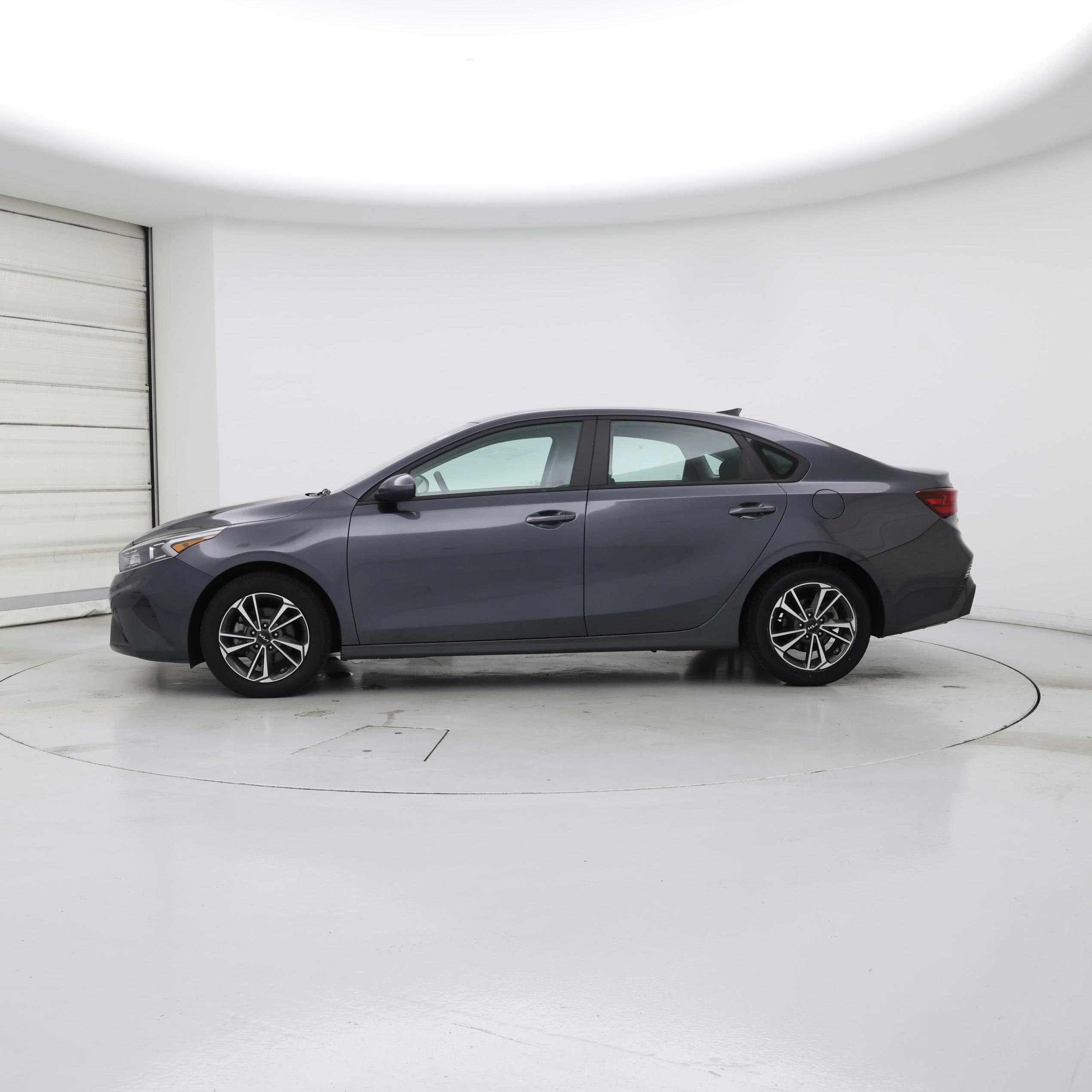 Thumbnail: 2024 Kia Forte - 3