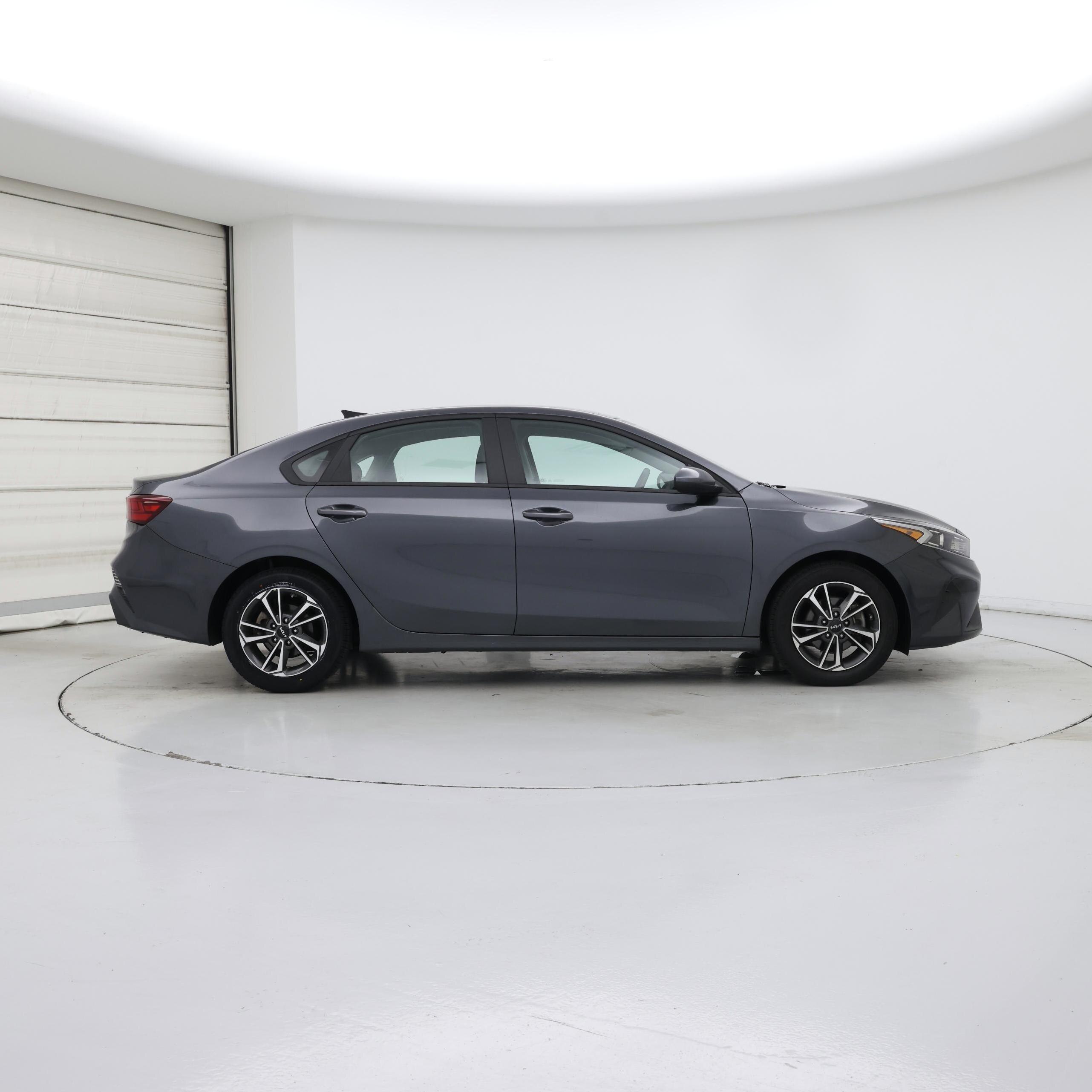 Thumbnail: 2024 Kia Forte - 7