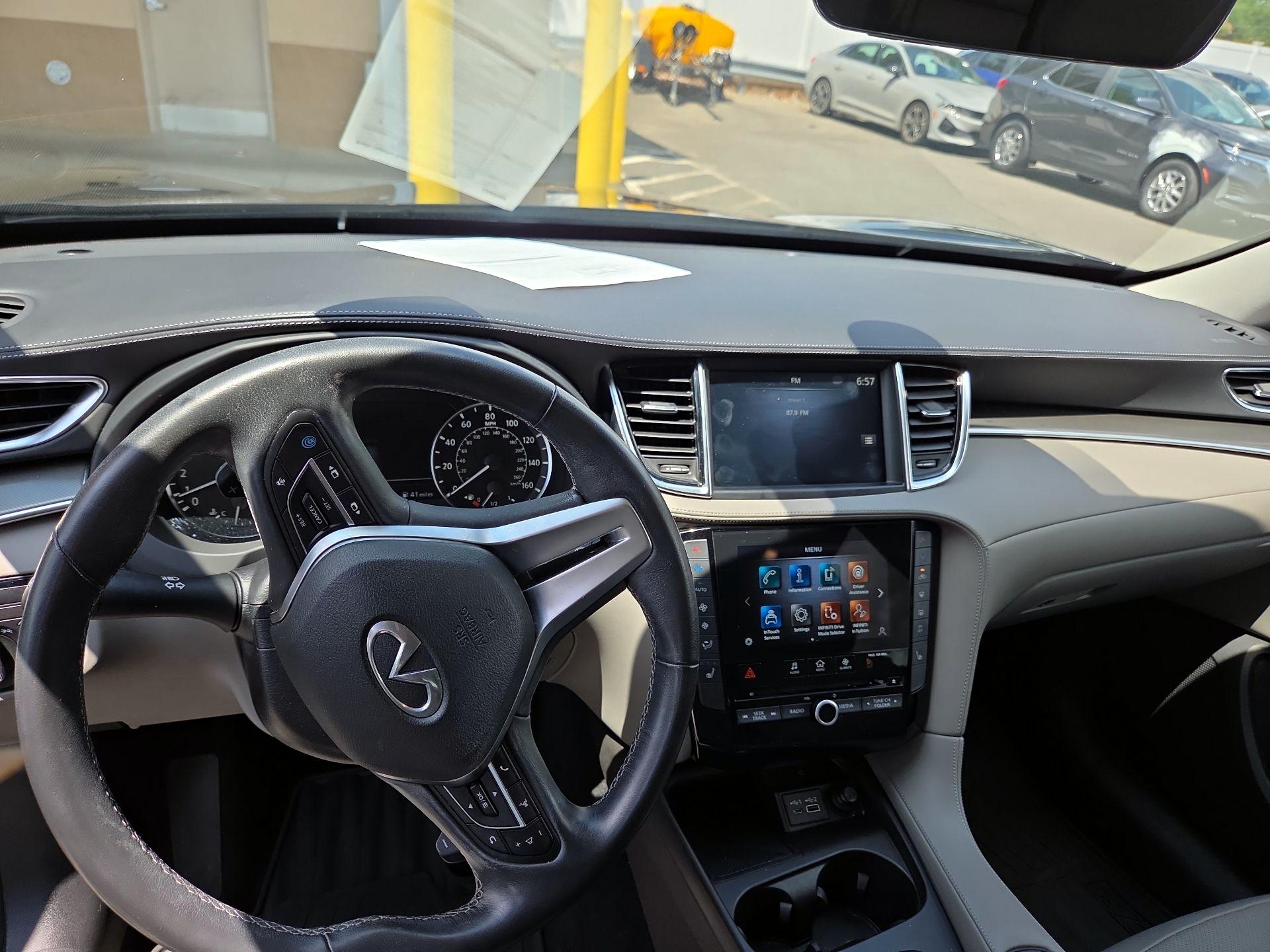 Thumbnail: 2023 INFINITI QX50 - 9