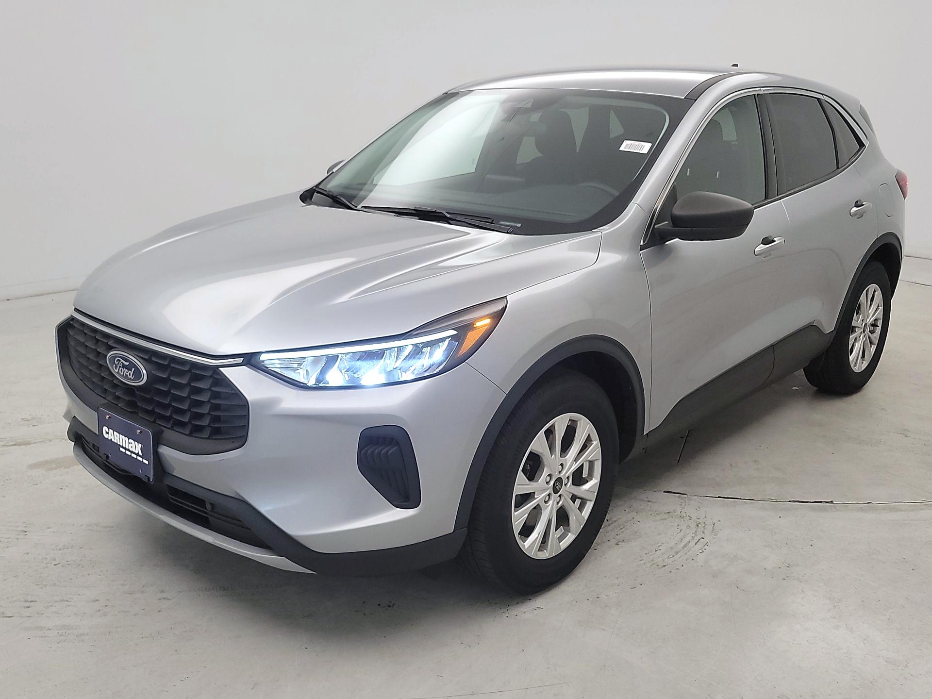 Thumbnail: 2023 Ford Escape - 3