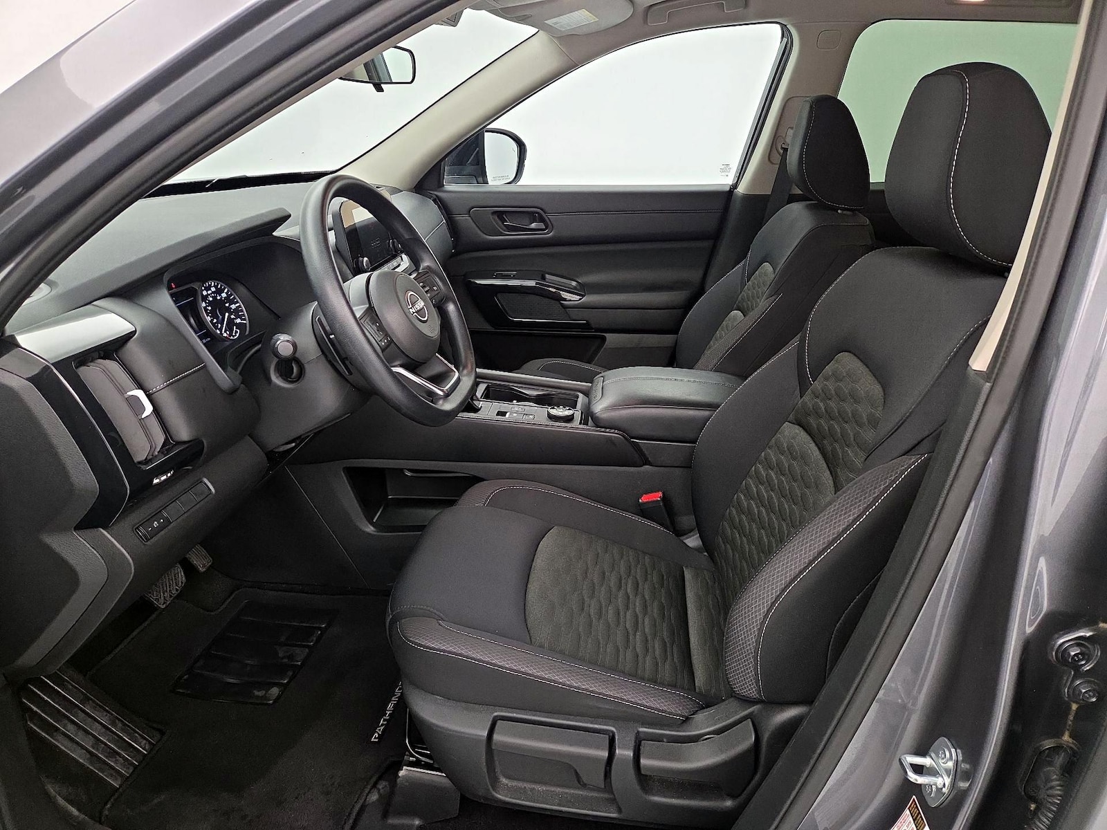 2023 Nissan Pathfinder S - Photo 12