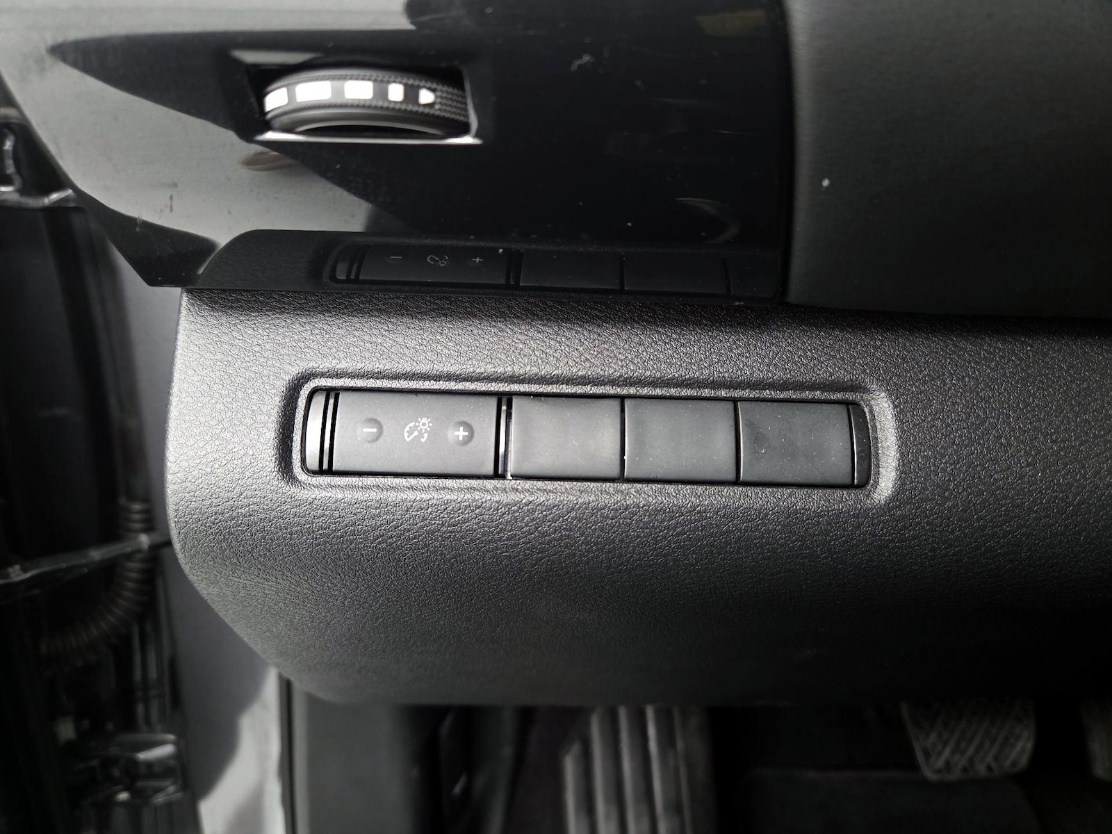 2023 Nissan Pathfinder S - Photo 14