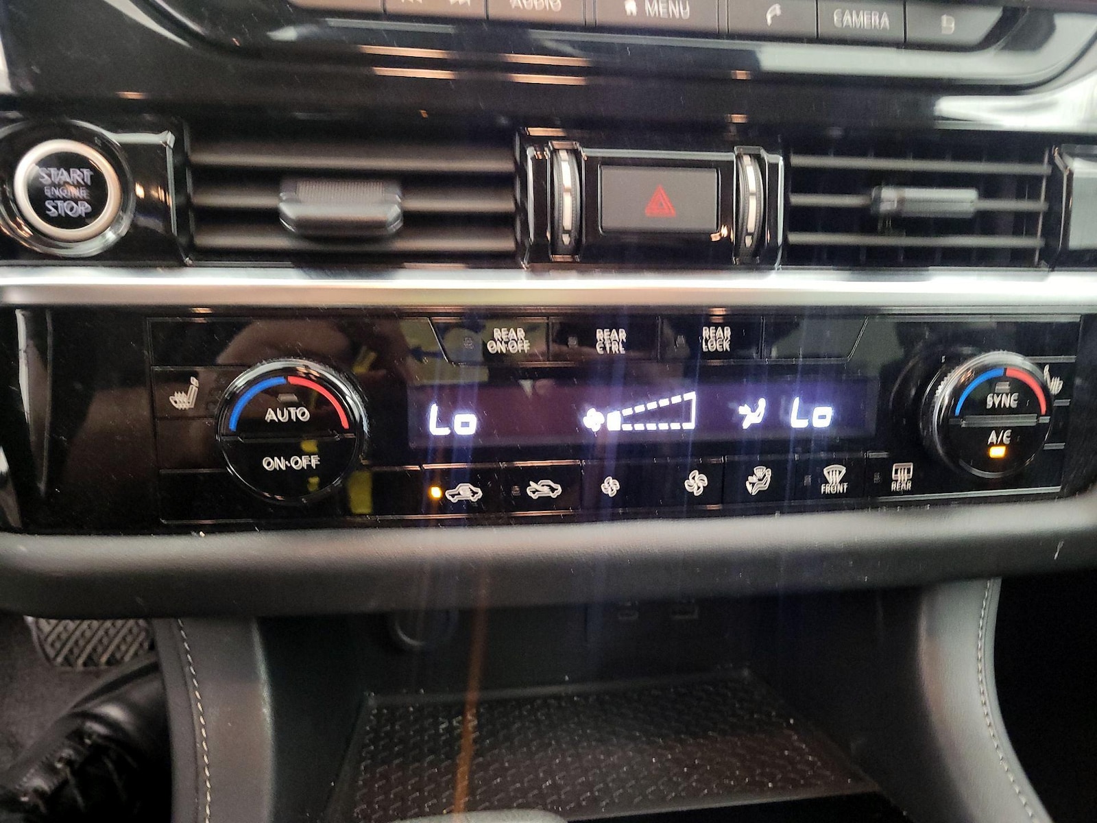 2024 Nissan Pathfinder SV - Photo 15