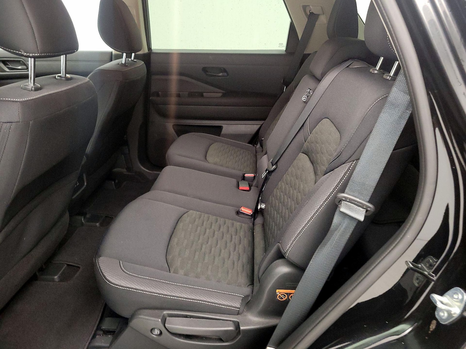 2024 Nissan Pathfinder SV - Photo 17
