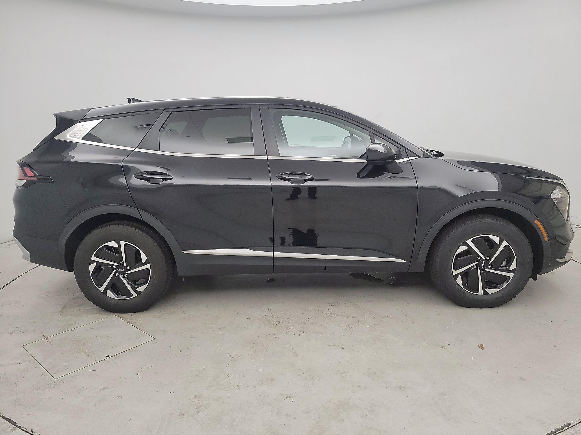 Thumbnail: 2023 Kia Sportage - 4