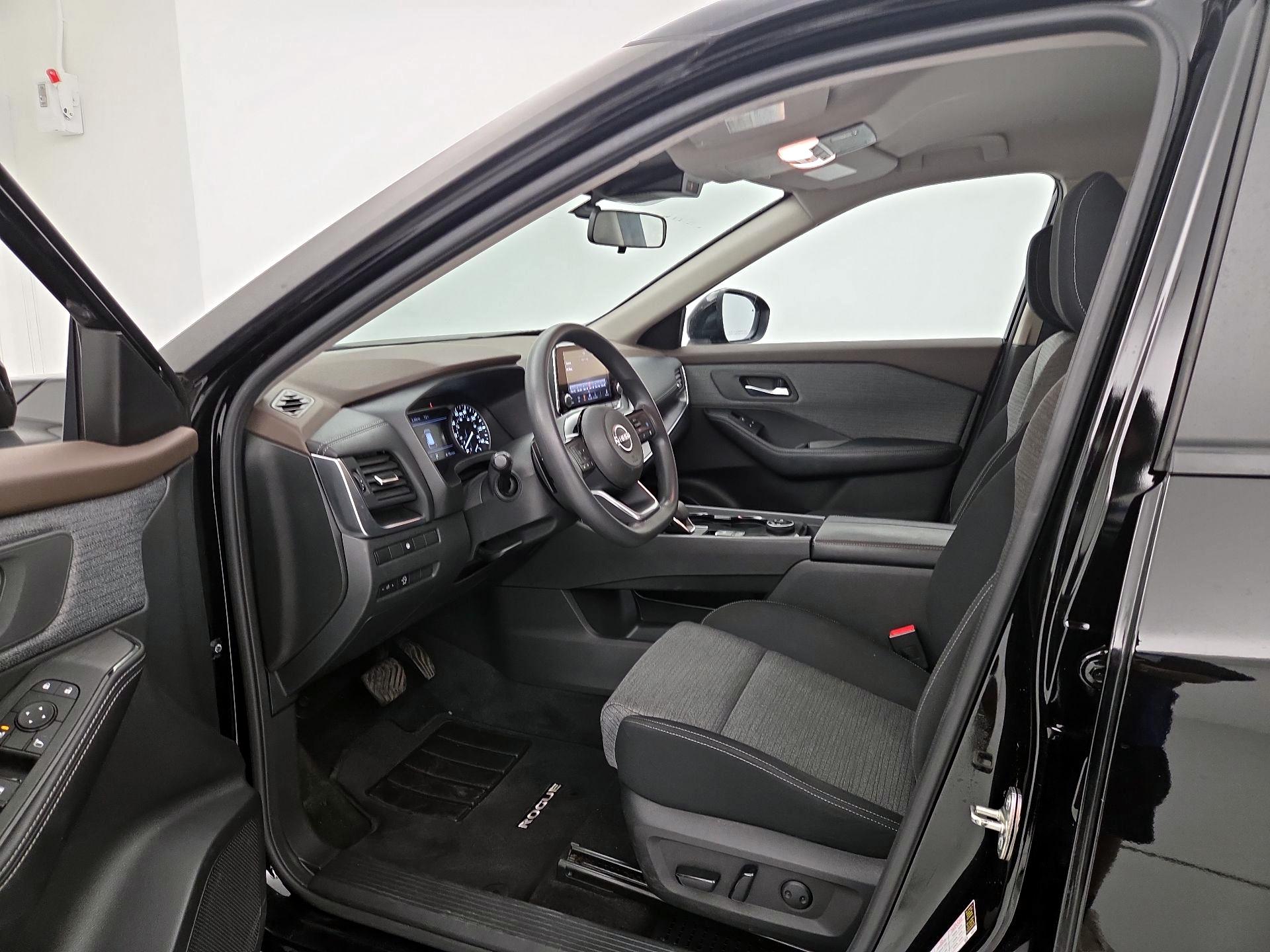 Thumbnail: 2023 Nissan Rogue - 11