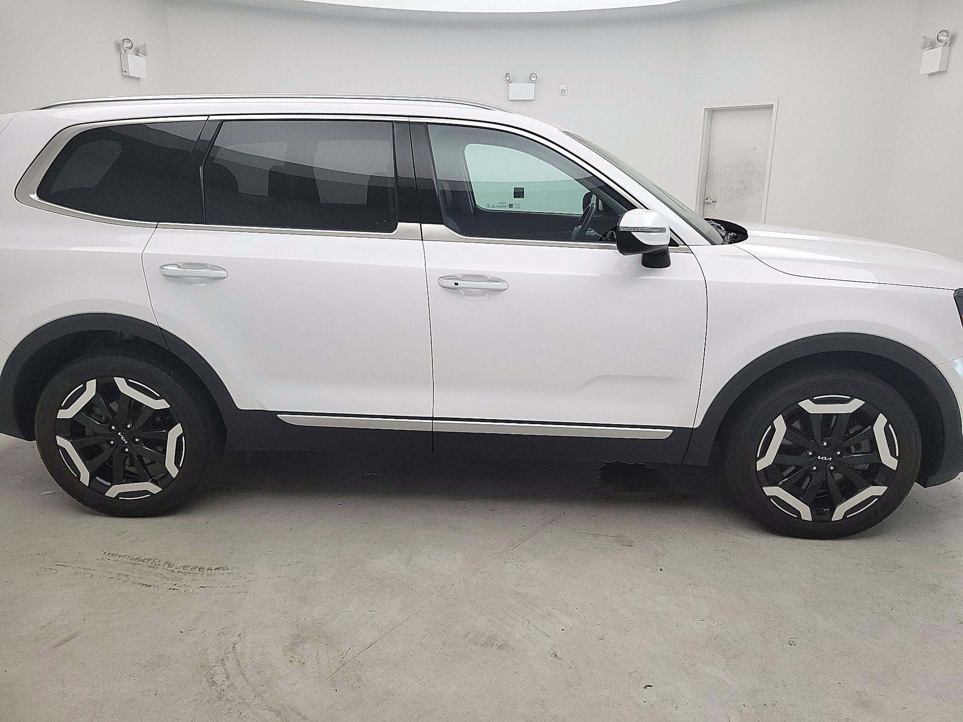 Thumbnail: 2023 Kia Telluride - 4