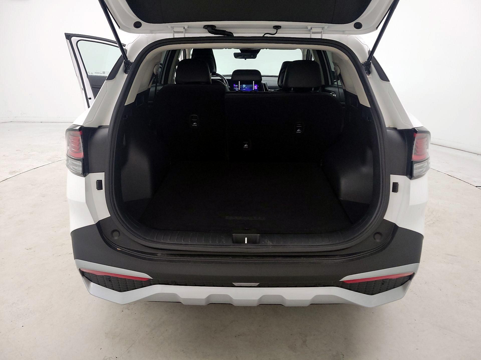 Thumbnail: 2023 Kia Sportage - 18