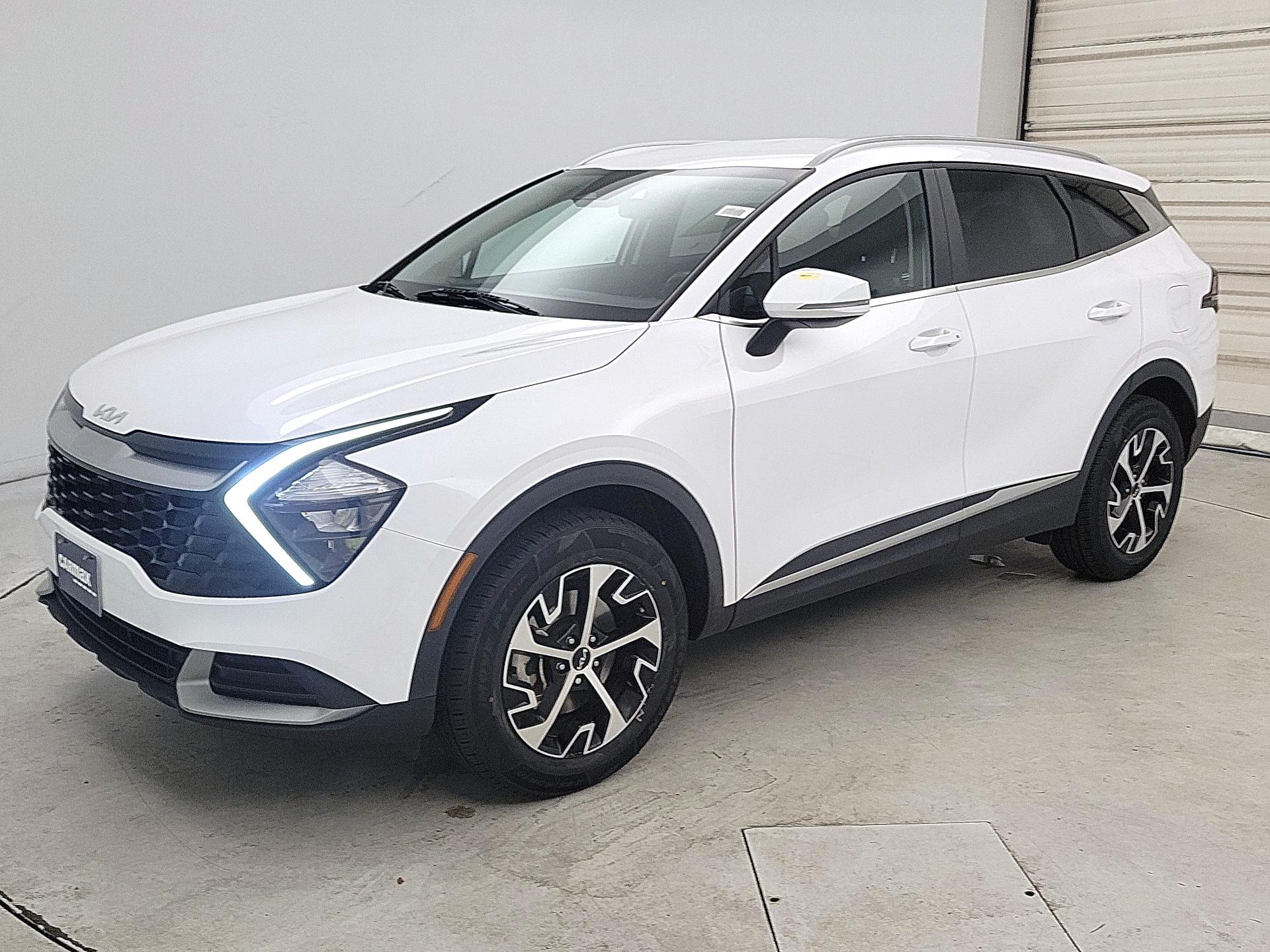 Thumbnail: 2023 Kia Sportage - 3