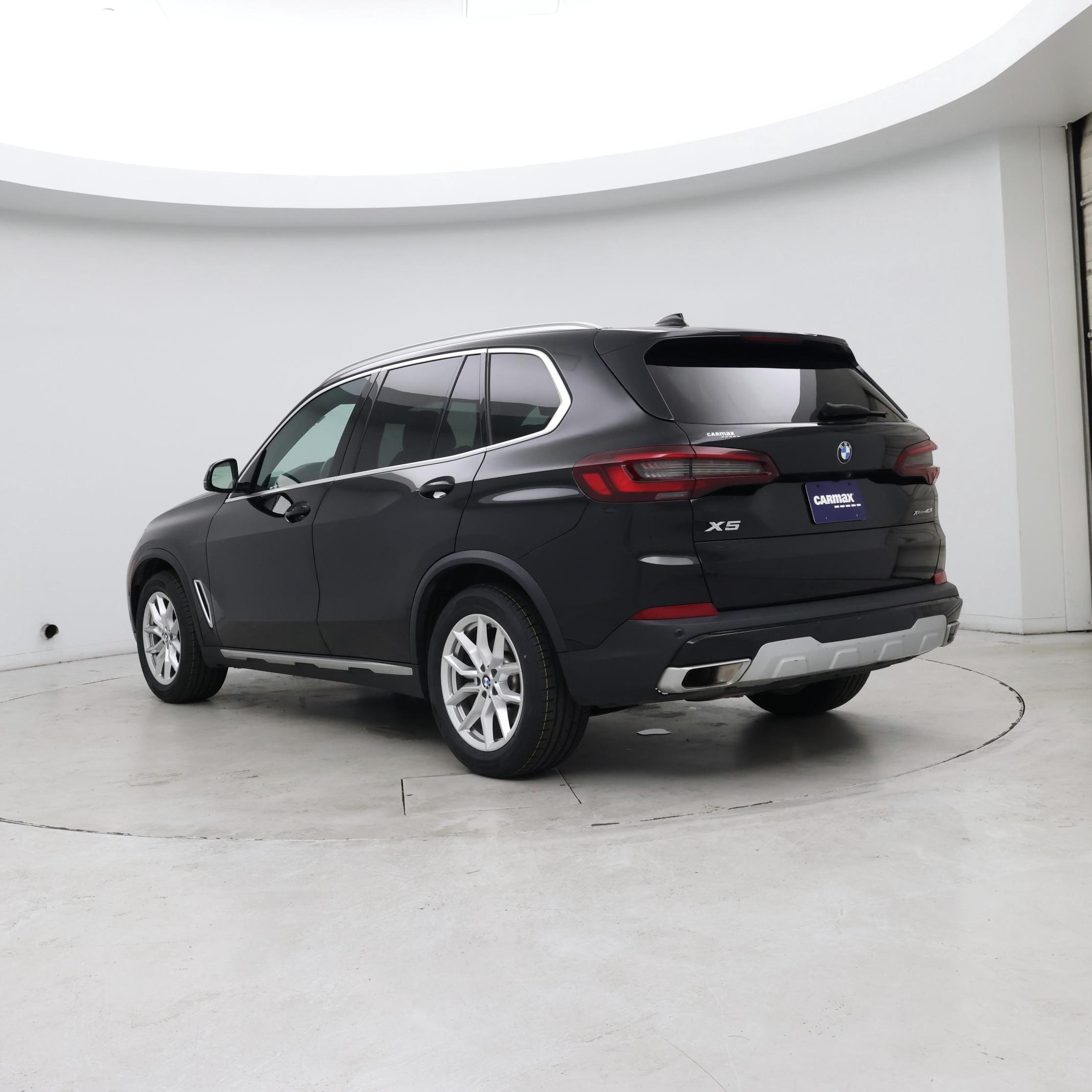 Thumbnail: 2023 BMW X5 - 2