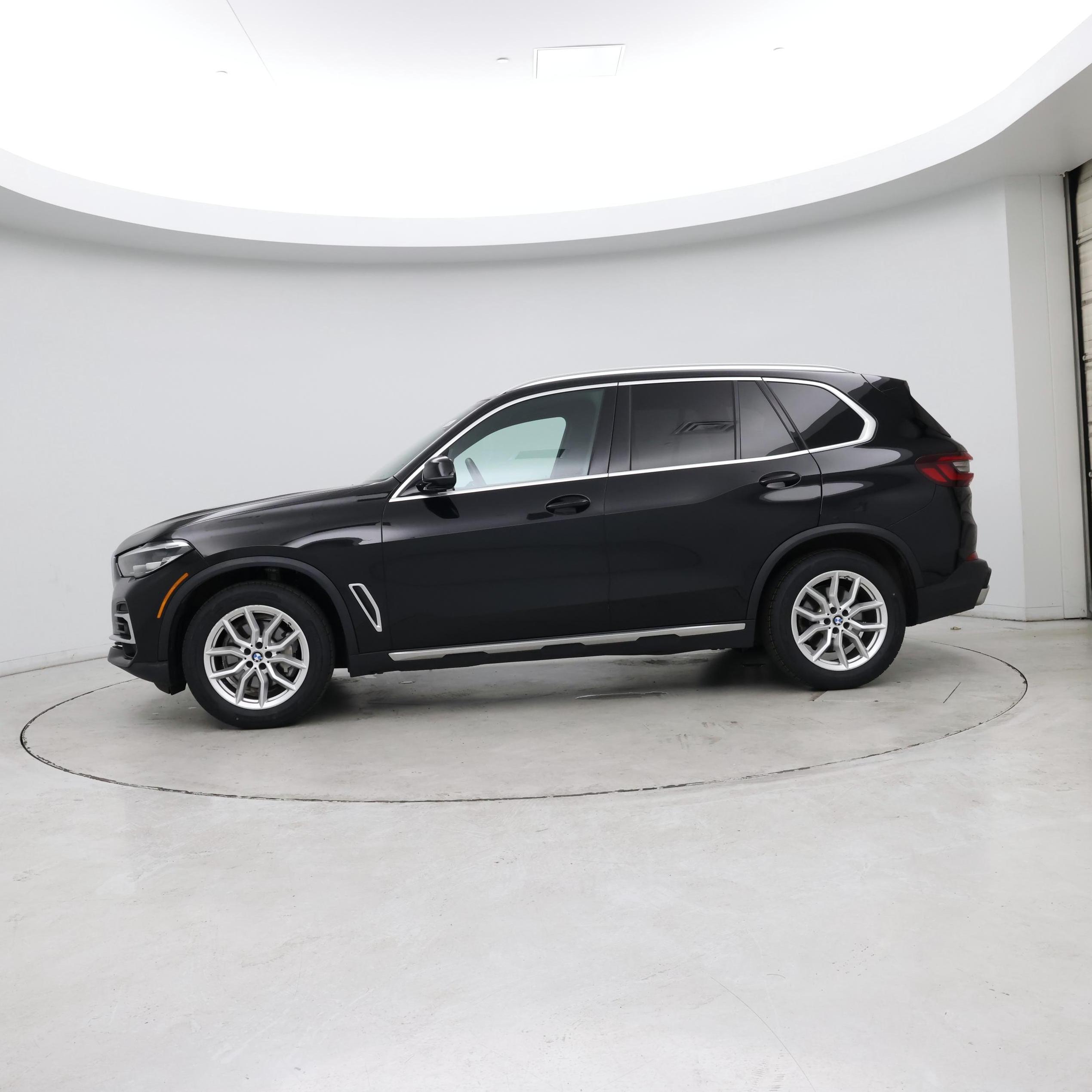 Thumbnail: 2023 BMW X5 - 3