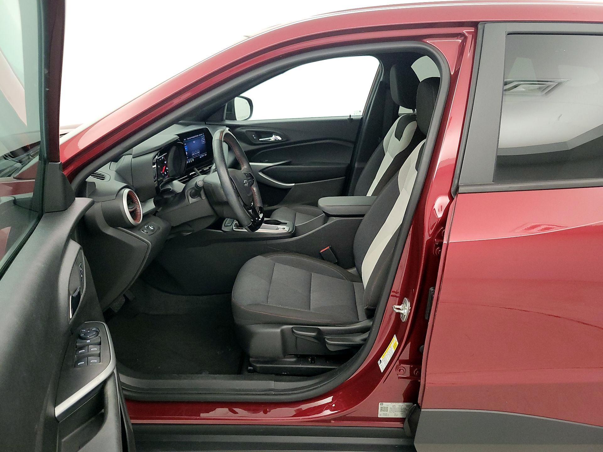 Thumbnail: 2025 Chevrolet Trax - 9