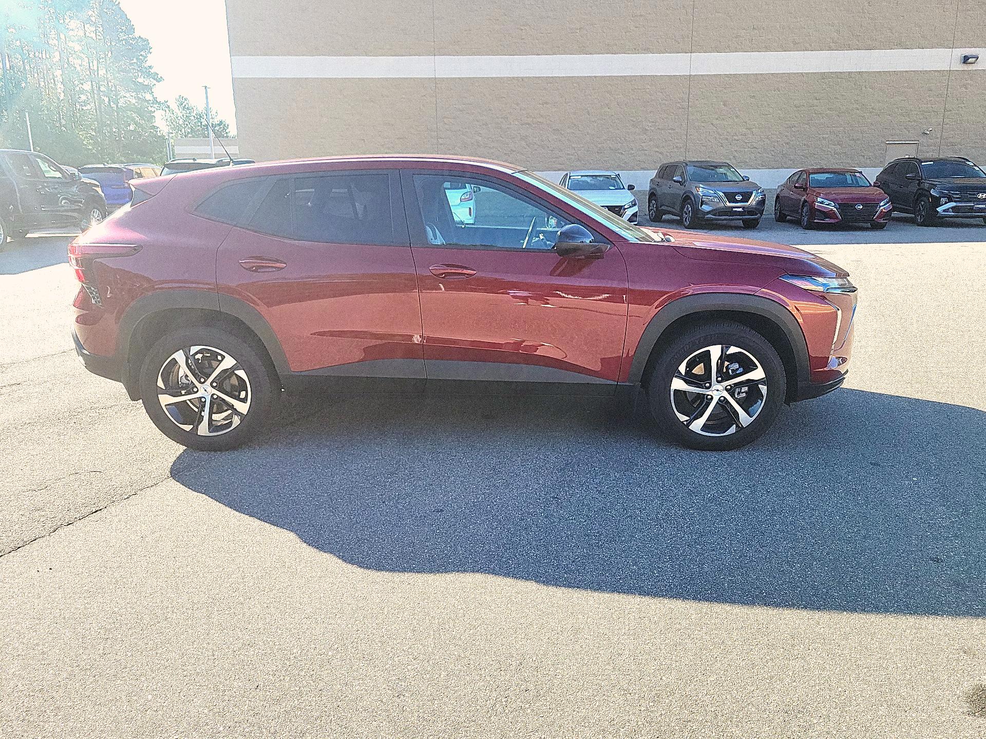 Thumbnail: 2025 Chevrolet Trax - 4