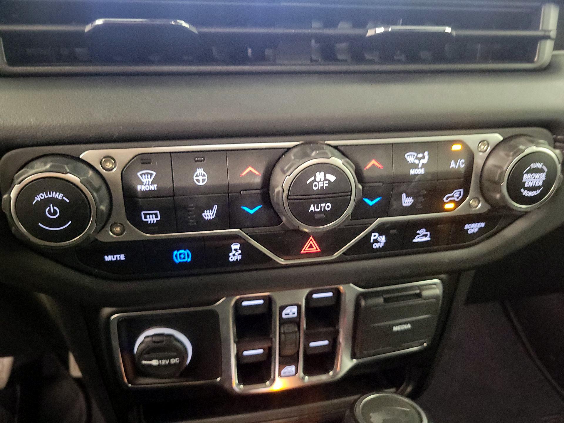 Thumbnail: 2024 Jeep Wrangler - 14