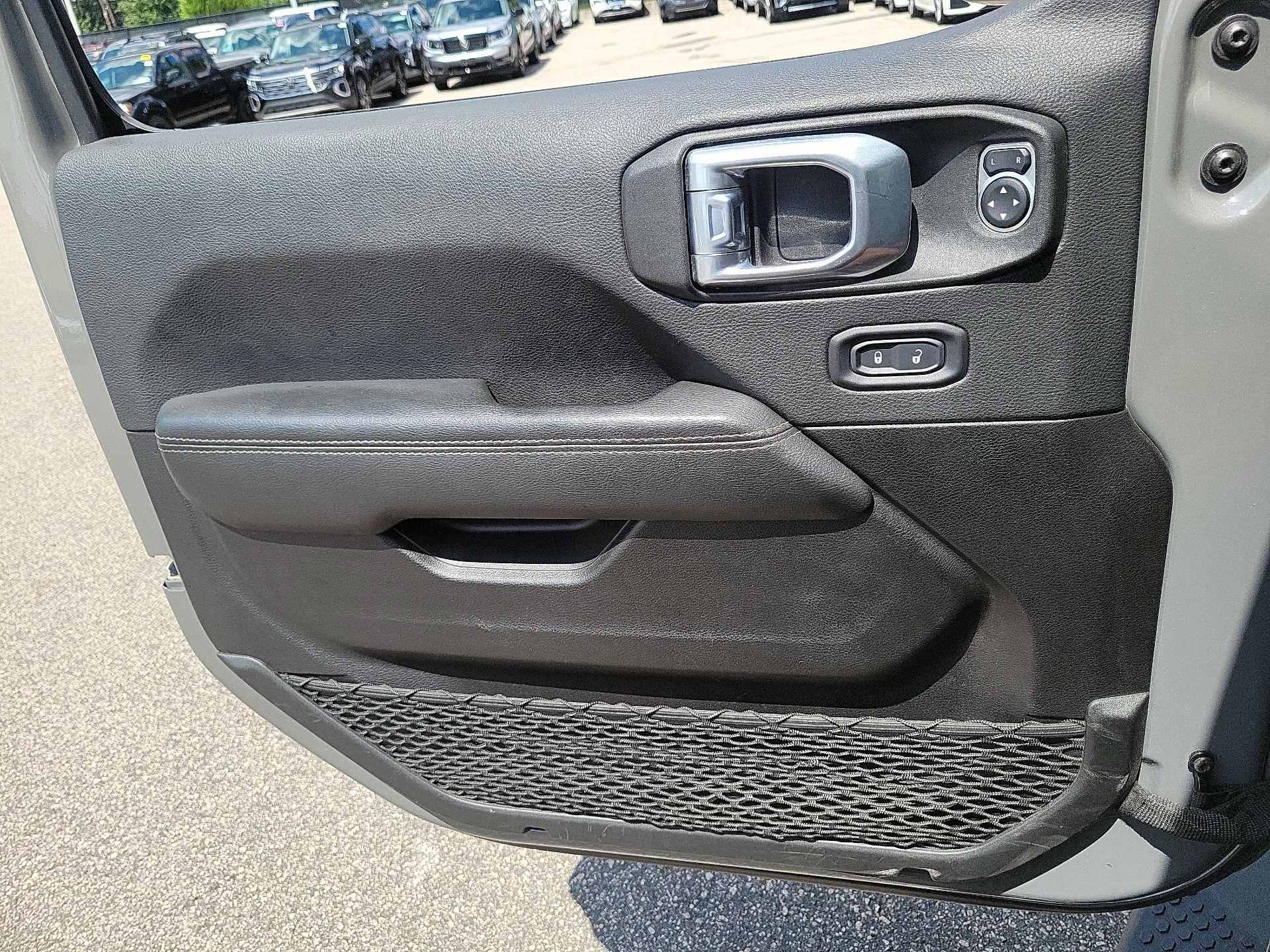 Thumbnail: 2022 Jeep Wrangler - 10