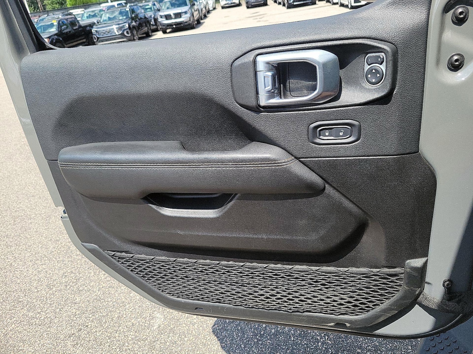 2022 Jeep Wrangler Unlimited Sahara - Photo 11