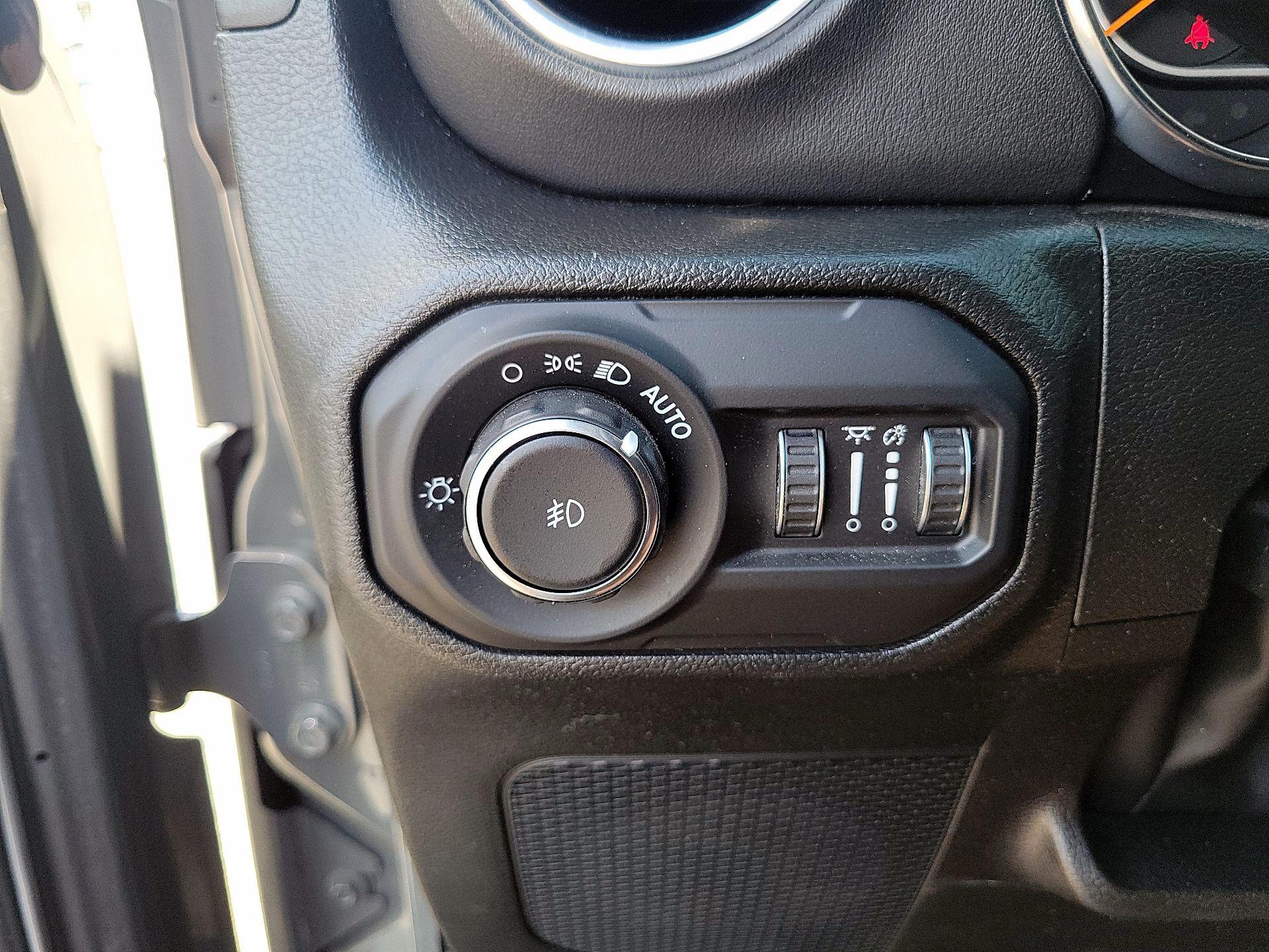 Thumbnail: 2022 Jeep Wrangler - 11