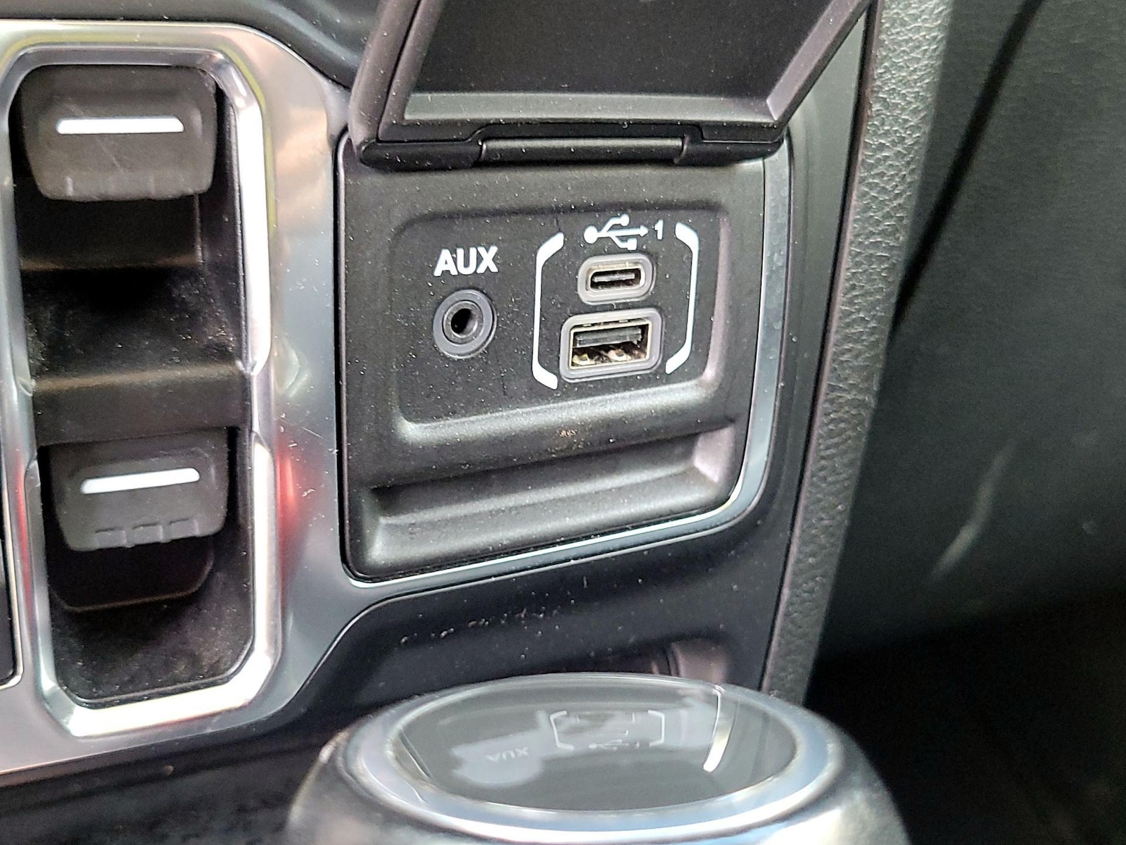 2022 Jeep Wrangler Unlimited Sahara - Photo 17