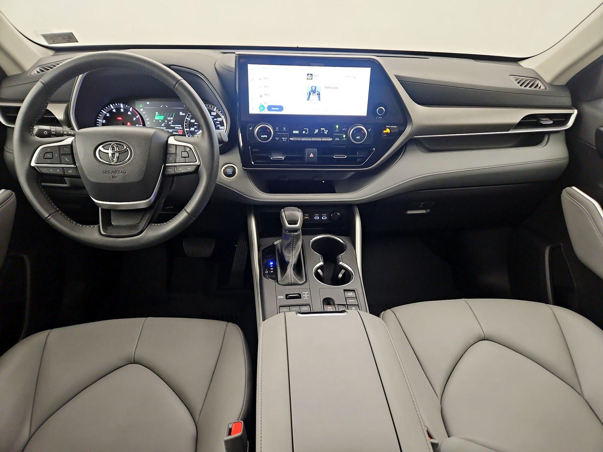 Thumbnail: 2025 Toyota Highlander - 9