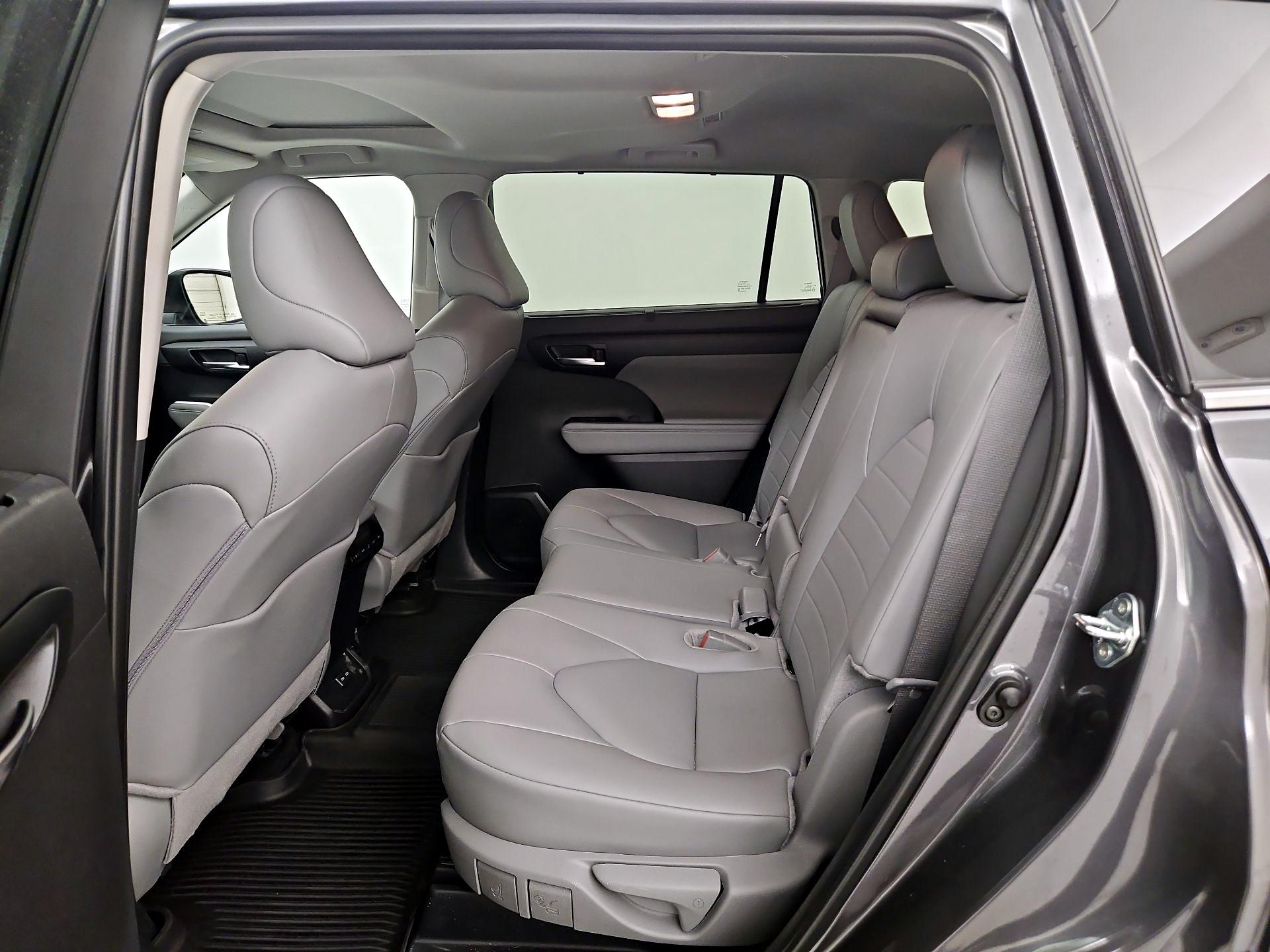 Thumbnail: 2025 Toyota Highlander - 20