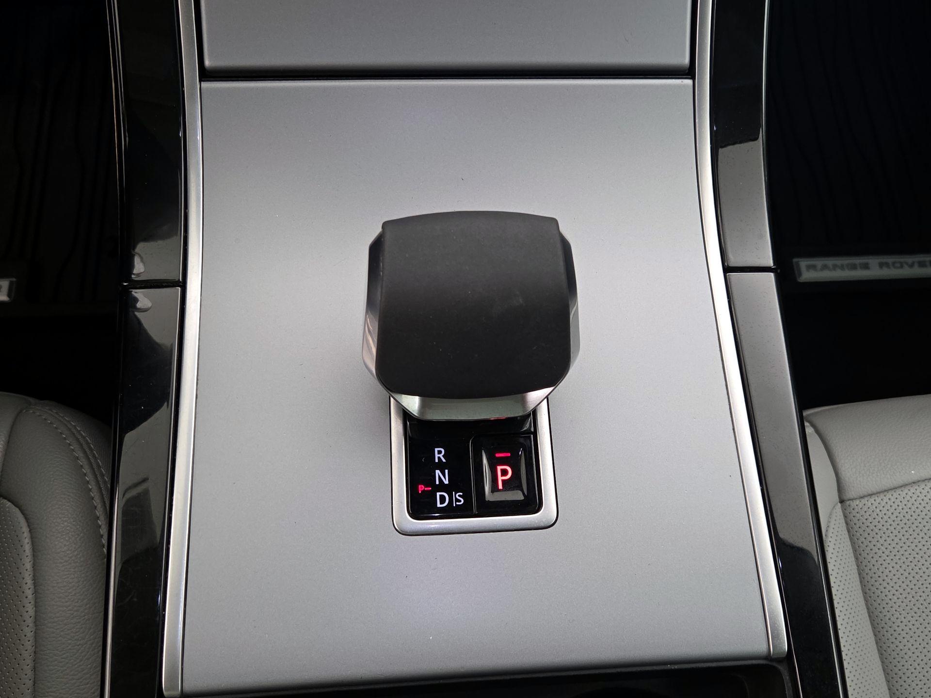 Thumbnail: 2024 Land Rover Range Rover Evoque - 17