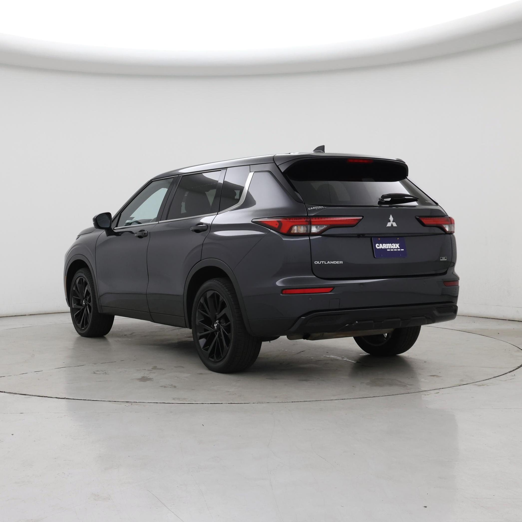 Thumbnail: 2024 Mitsubishi Outlander - 2
