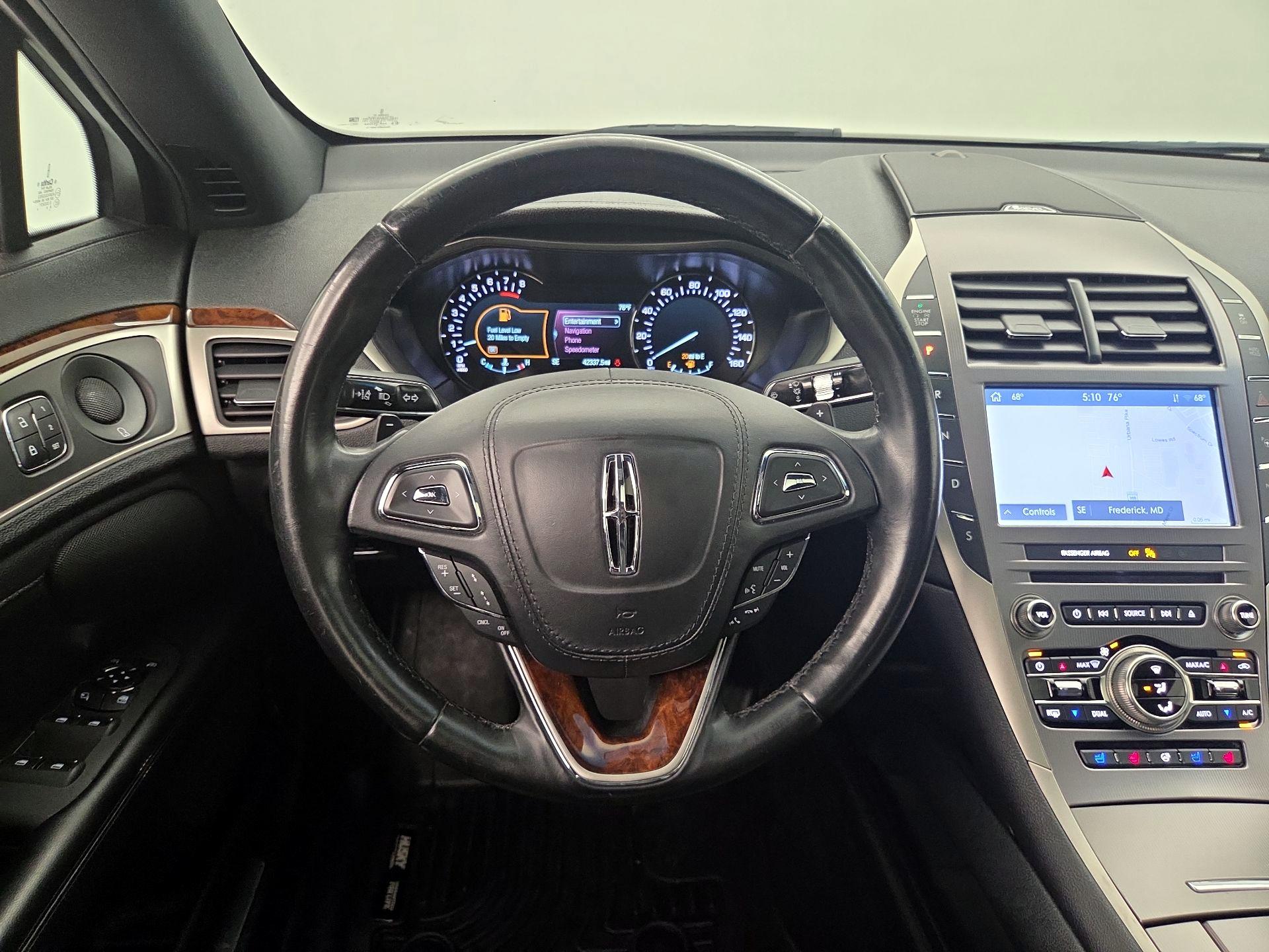 Thumbnail: 2020 Lincoln MKZ - 10
