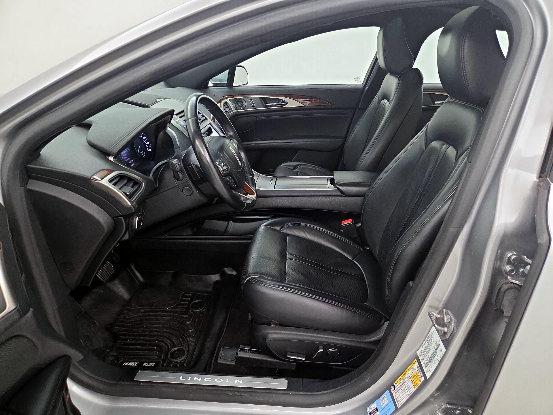 Thumbnail: 2020 Lincoln MKZ - 11