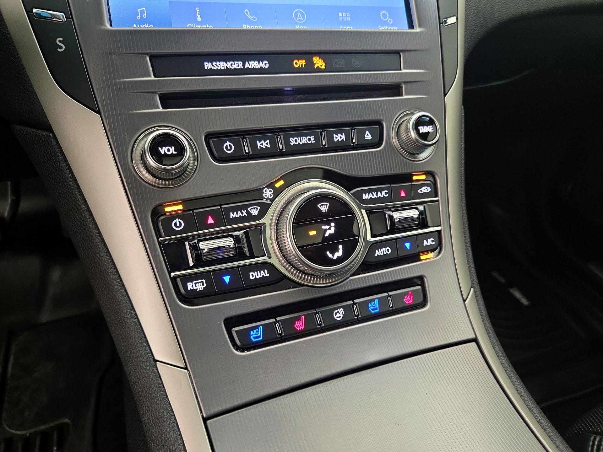 Thumbnail: 2020 Lincoln MKZ - 17