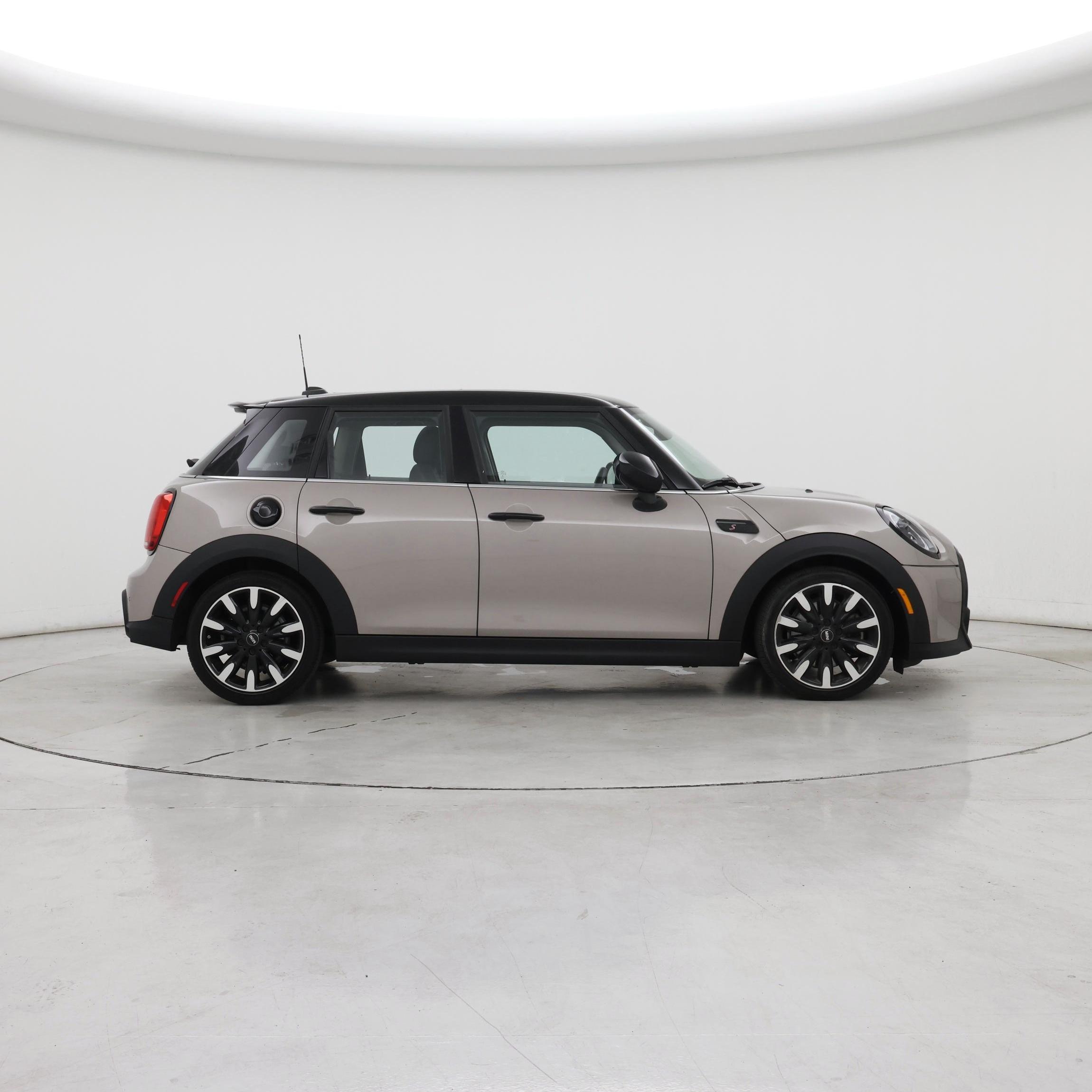 Thumbnail: 2022 MINI Cooper Hardtop - 7