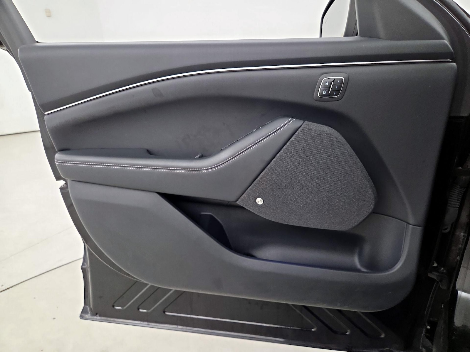 2025 Ford Mustang Mach-E Premium AWD - Photo 13