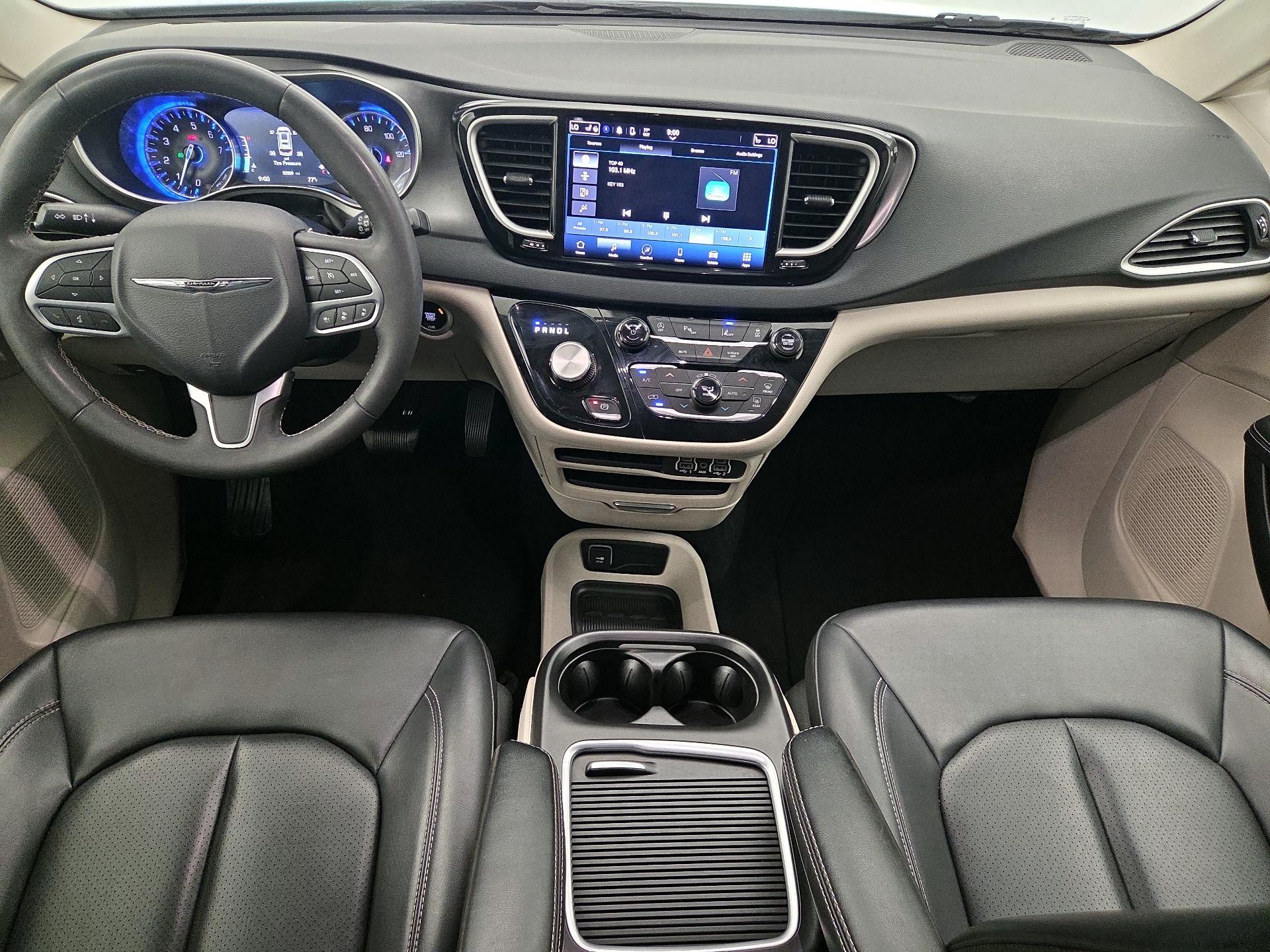 Thumbnail: 2023 Chrysler Pacifica - 9