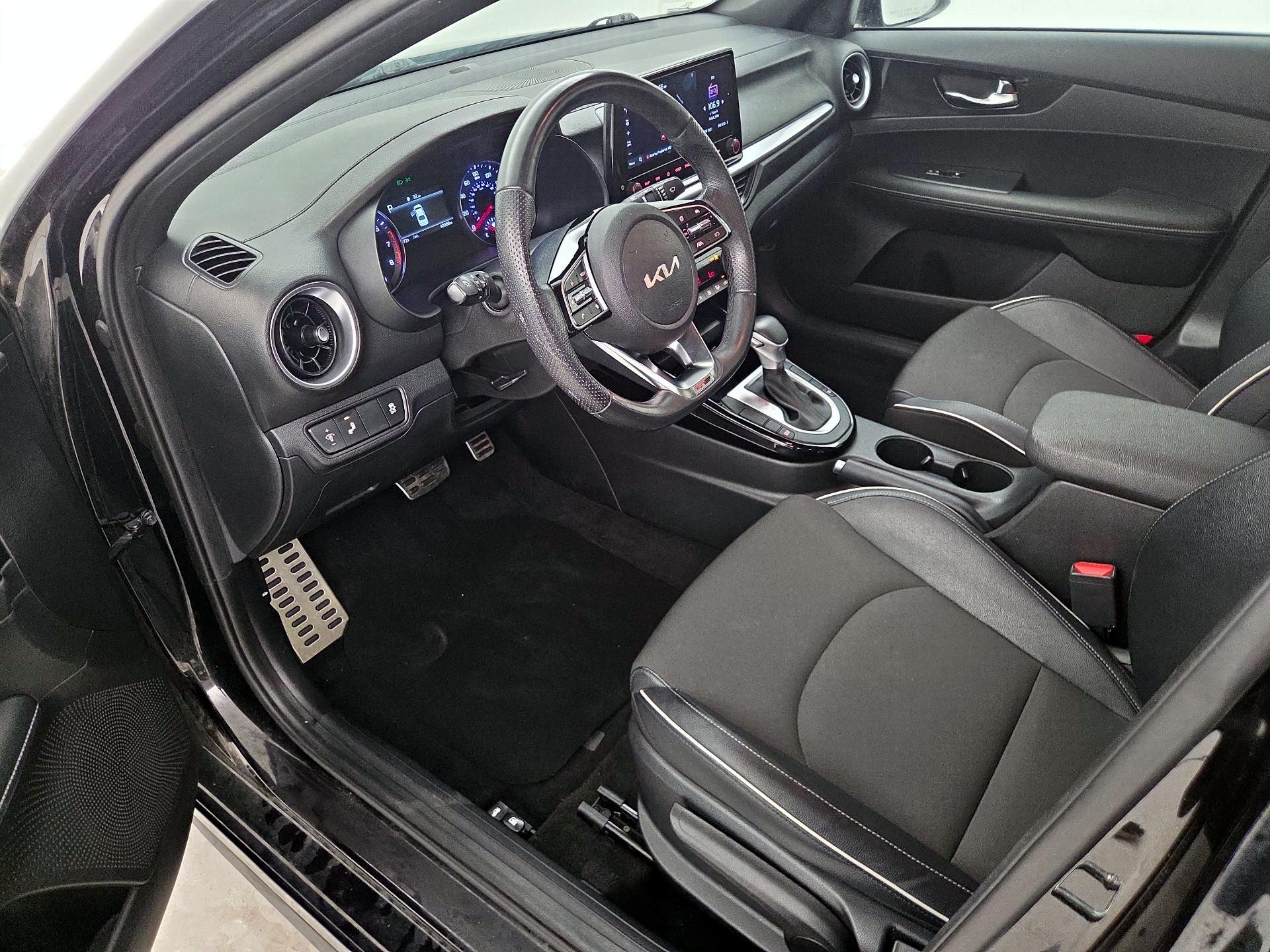 Thumbnail: 2023 Kia Forte - 11