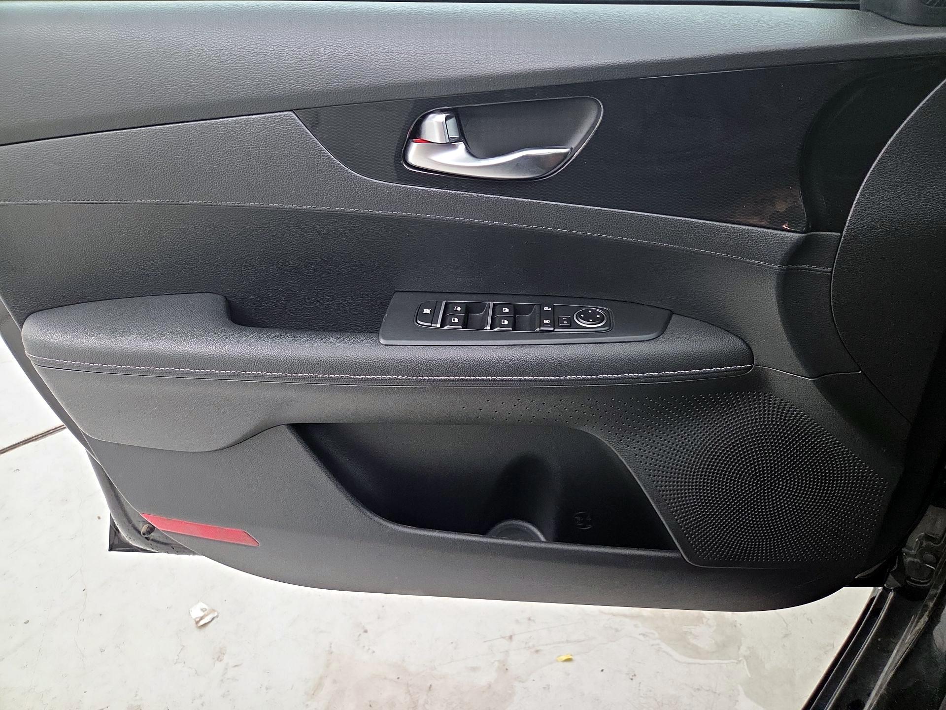 Thumbnail: 2023 Kia Forte - 12