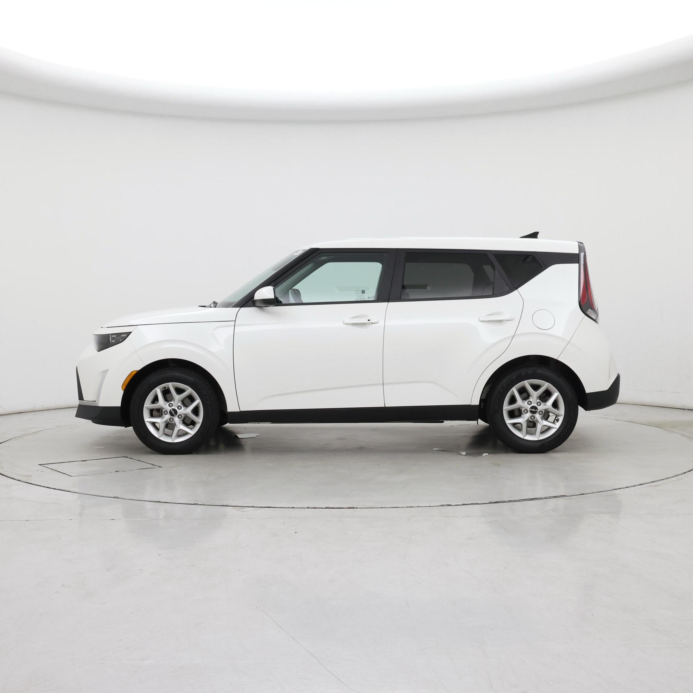 Thumbnail: 2023 Kia Soul - 3