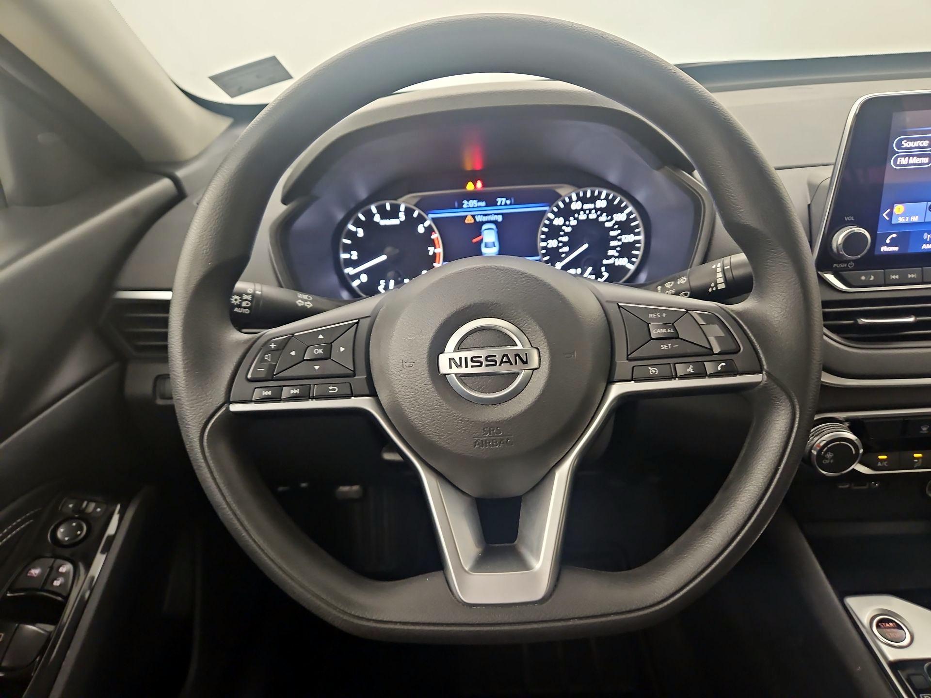 Thumbnail: 2021 Nissan Altima - 10
