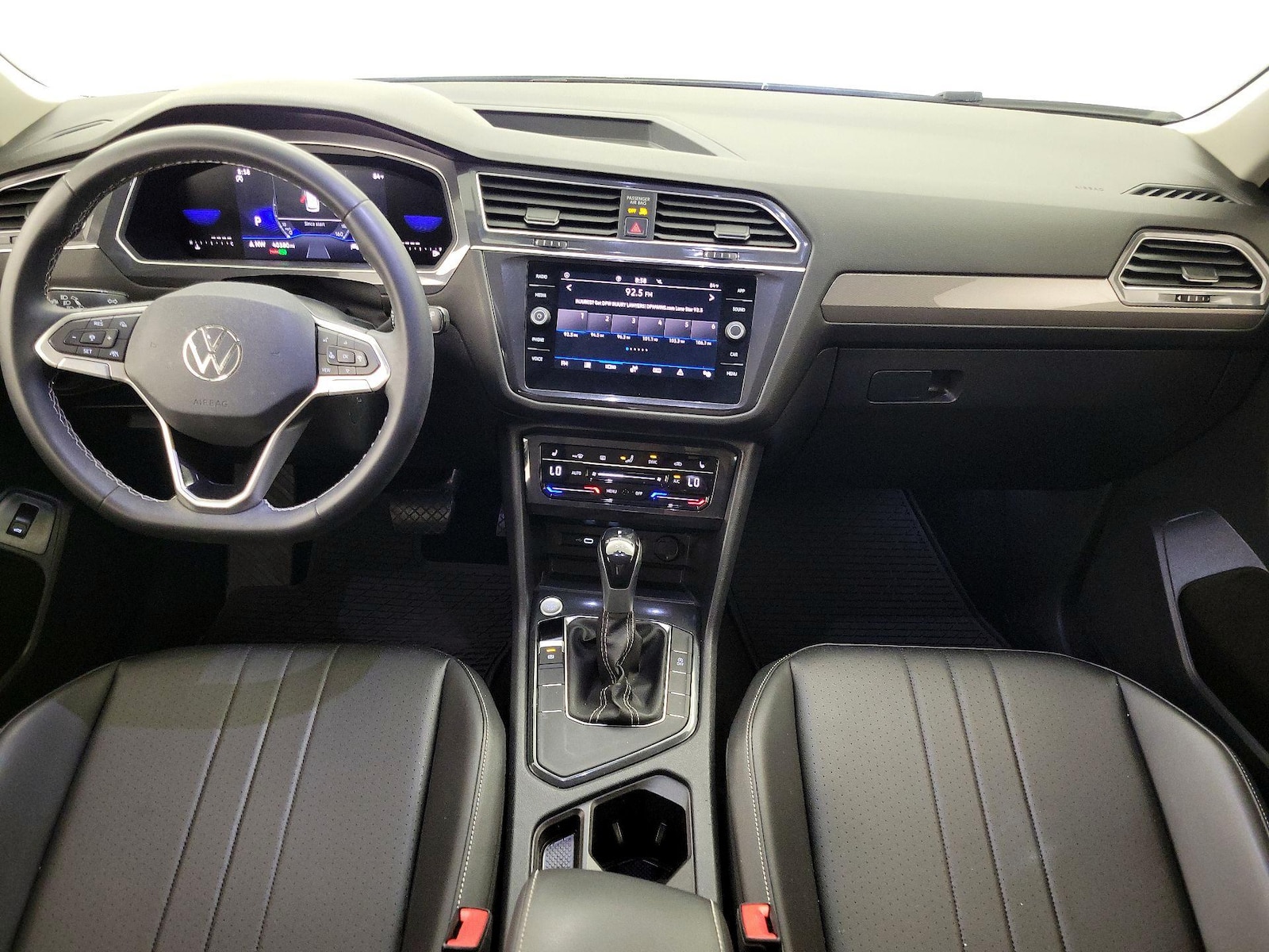 2023 Volkswagen Tiguan SE - Photo 10